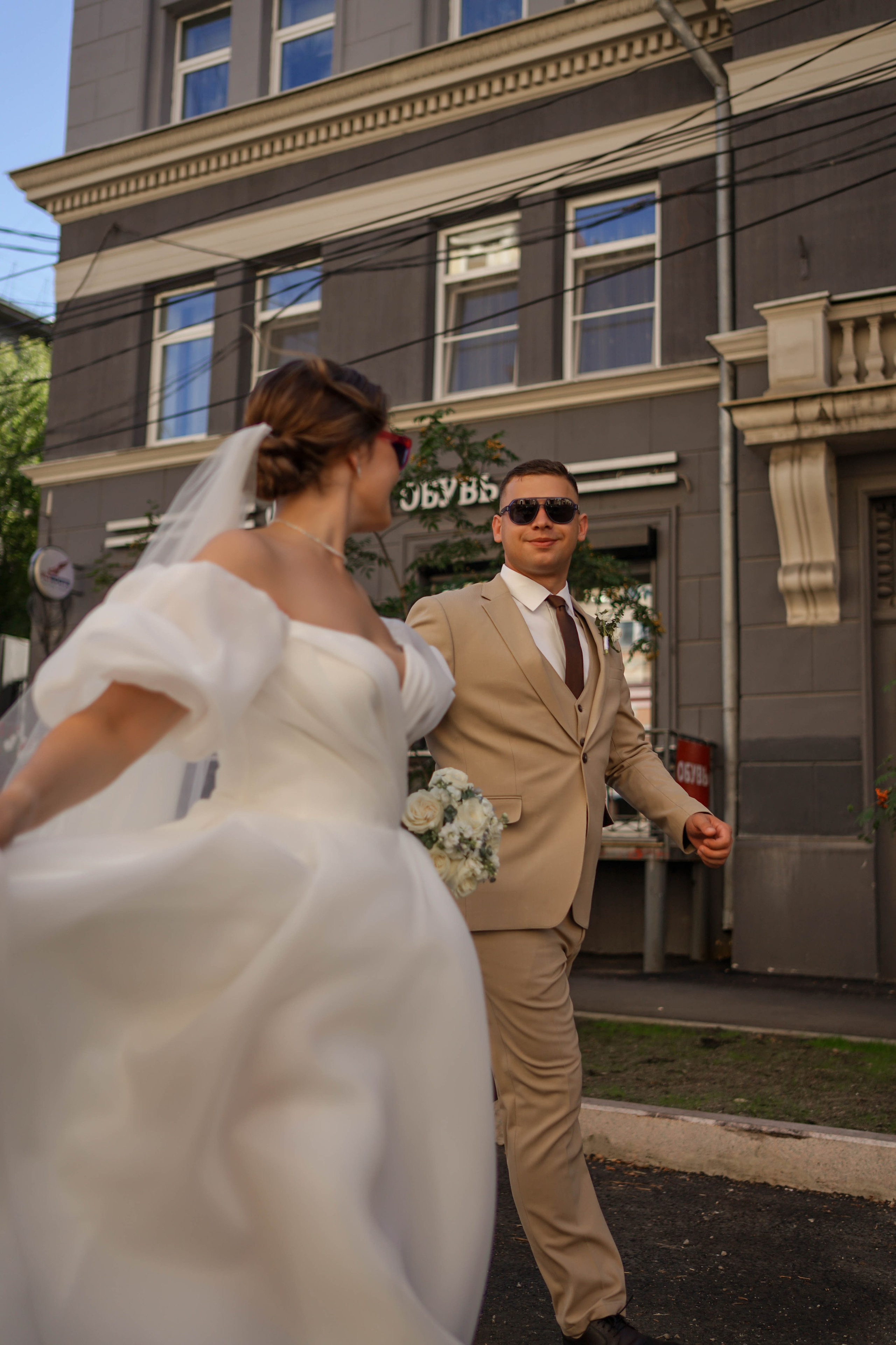 Лиза и Сережа: регистрация, прогулка и банкет. Фотограф в Иркутске