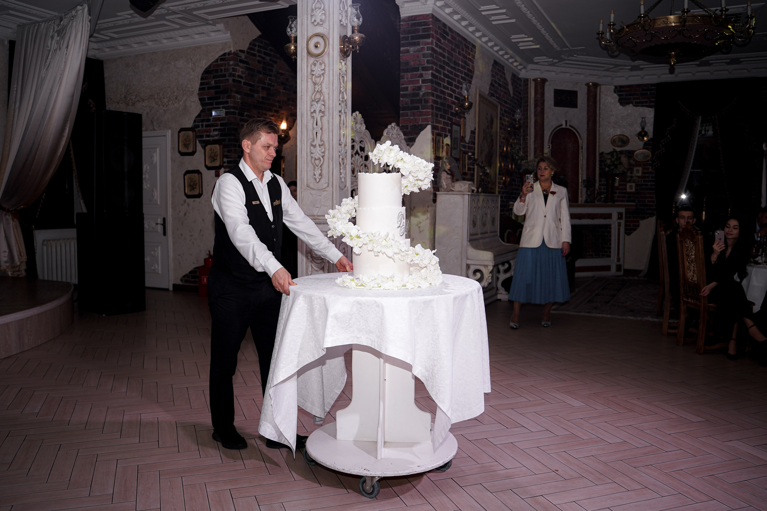 Банкет в Атаманской усадьбе. Свадебный фотограф в Ростове-на-Дону. Таинство Крещения и Венчания, семейные фотосессии. Алёна Чёботова