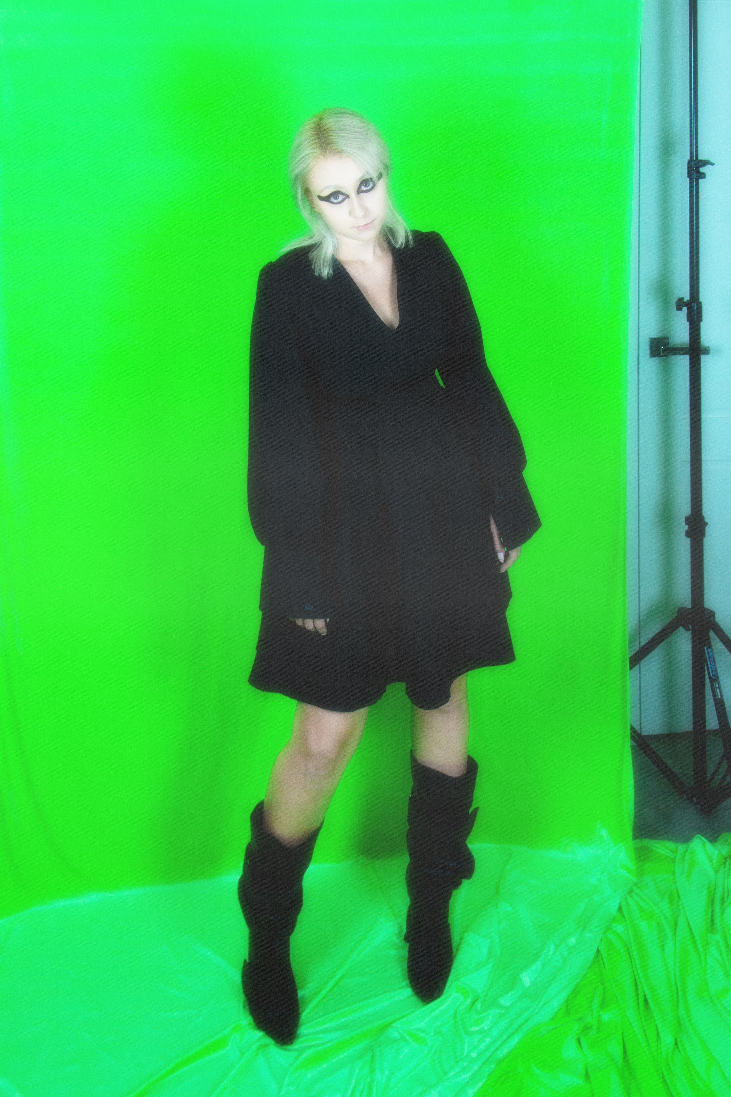 AGGRESSIVE ACIDIC INNER WORLD. Креативный фотограф Лина Селина