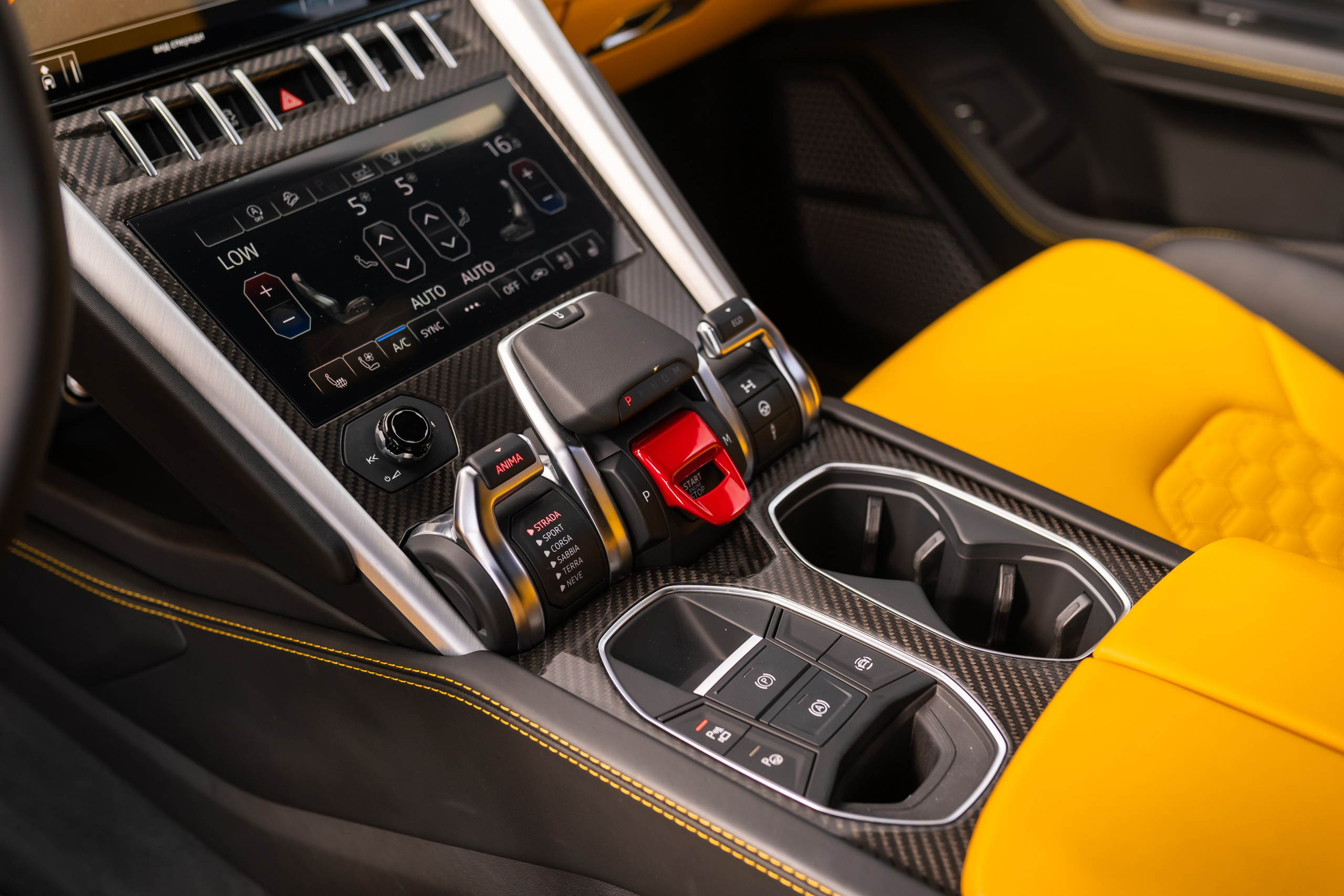 Lamborghini Urus. Mirllaev