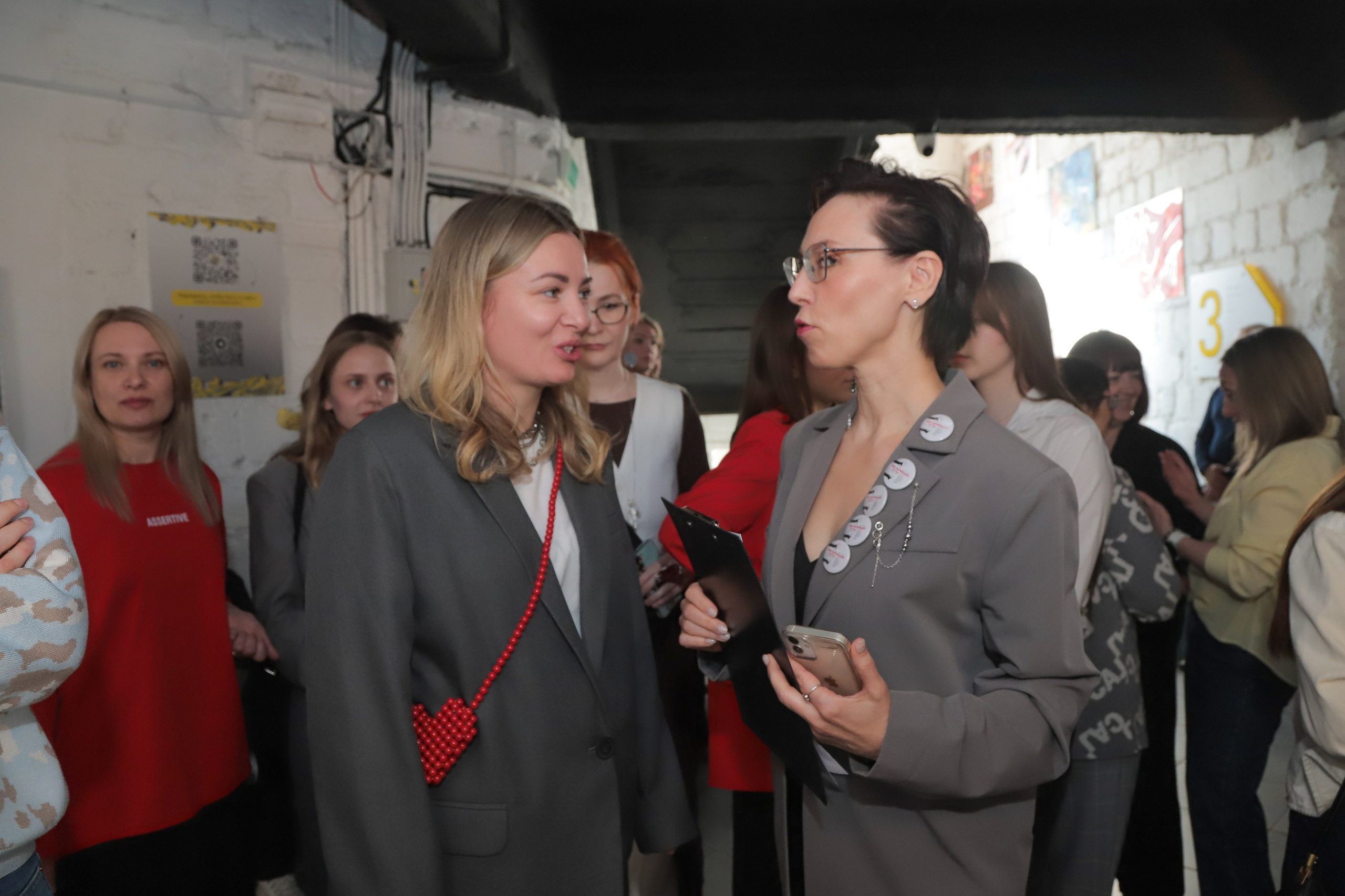 Выставка — проект «Мы начинаем путь!». АРТИКУЛ. Выпускные альбомы Нижний Тагил