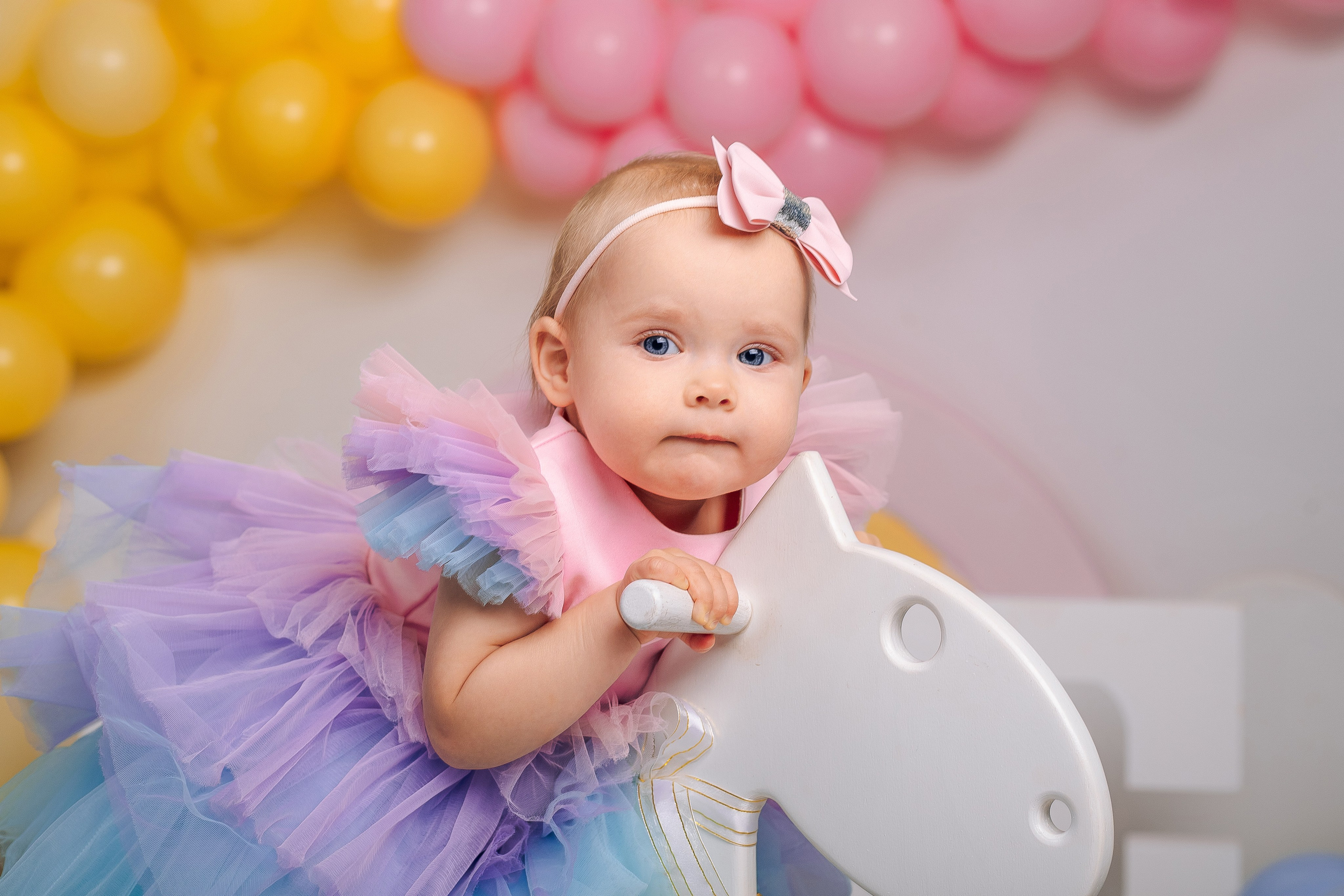 Фотосессия девочки на первый тортик. Семейный фотограф Анна Скворцова