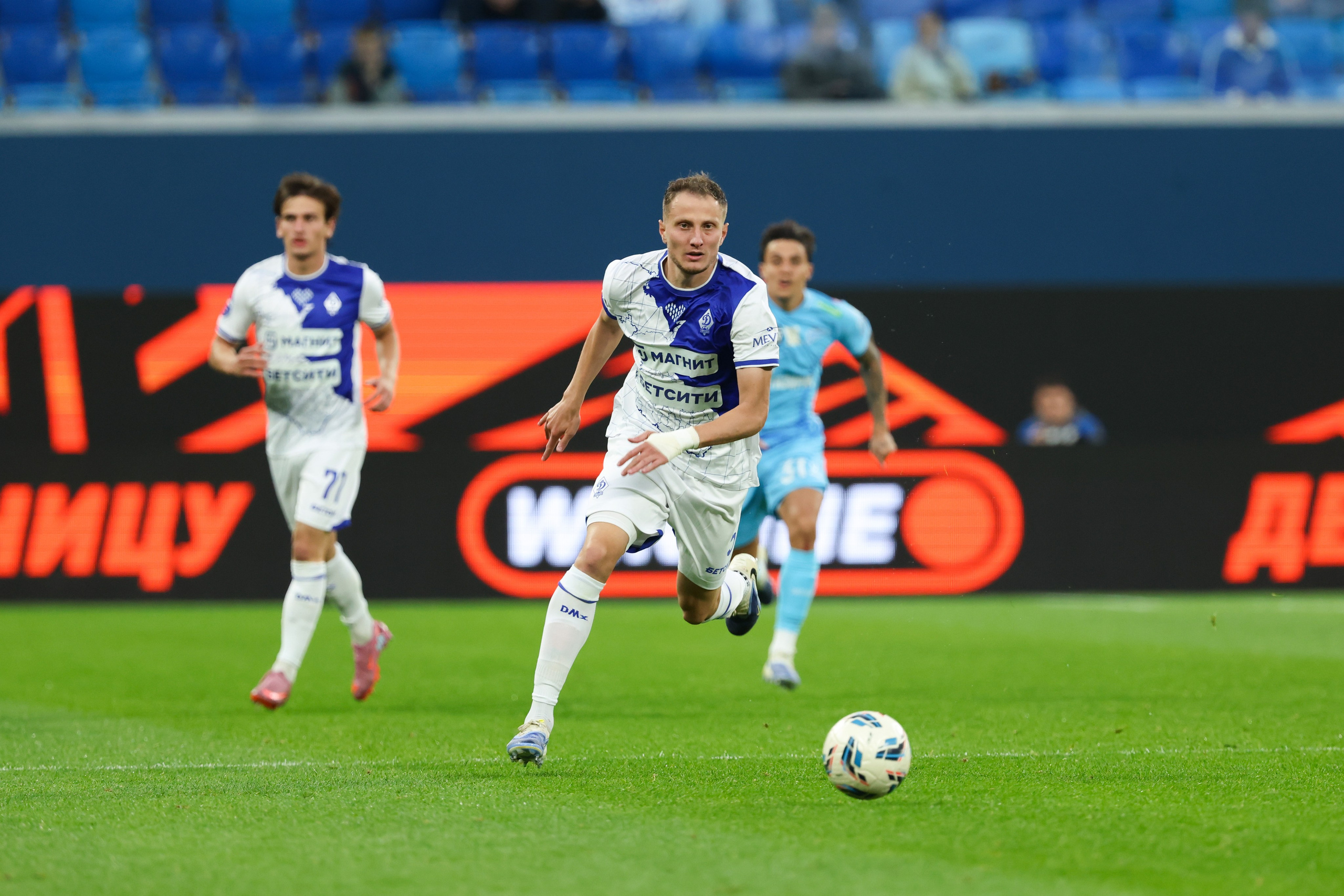 ФК «Зенит» — ФК «Динамо» Махачкала 23.08.2025. Спортивный и репортажный фотограф Антон Тереханов