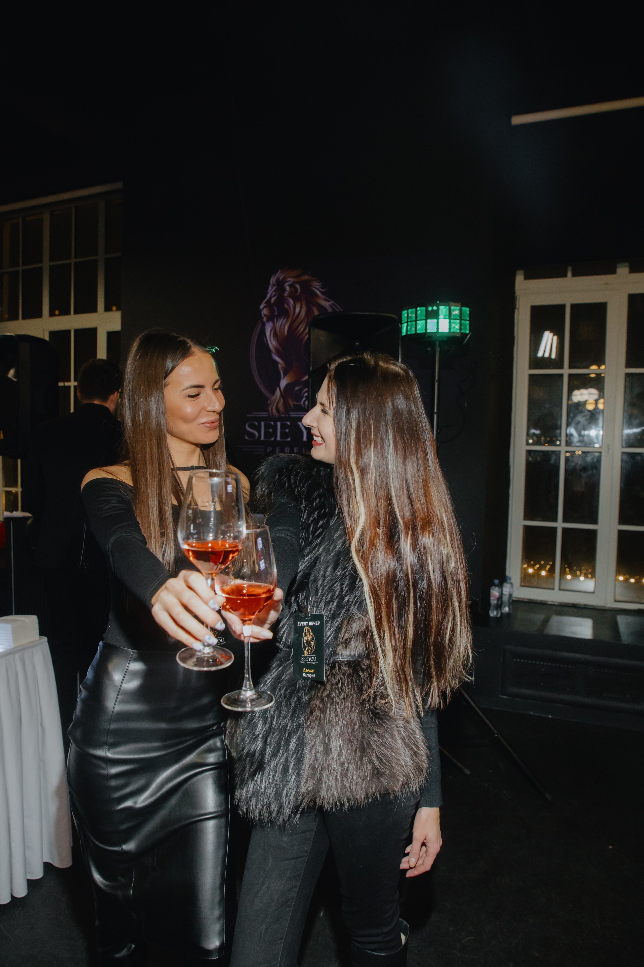 See `You Perfume. Фотограф в Москве и Санкт-Петербурге Дарина