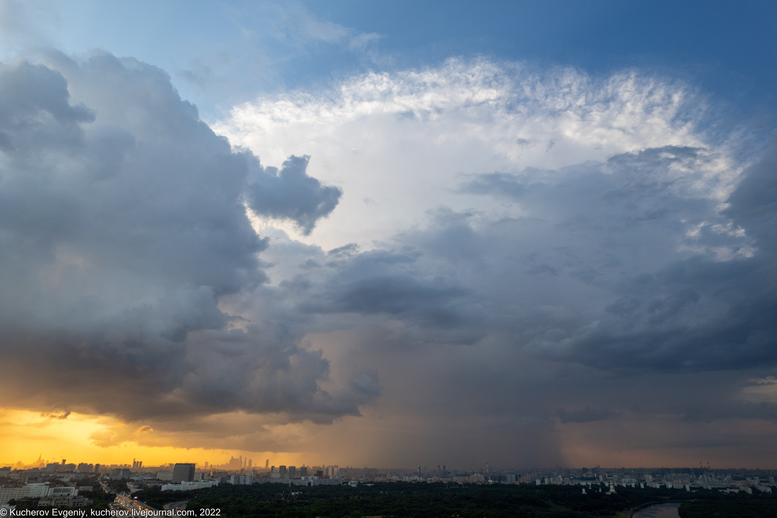 Москворечье. Закат и дождь. Кучеров Евгений. Фотограф