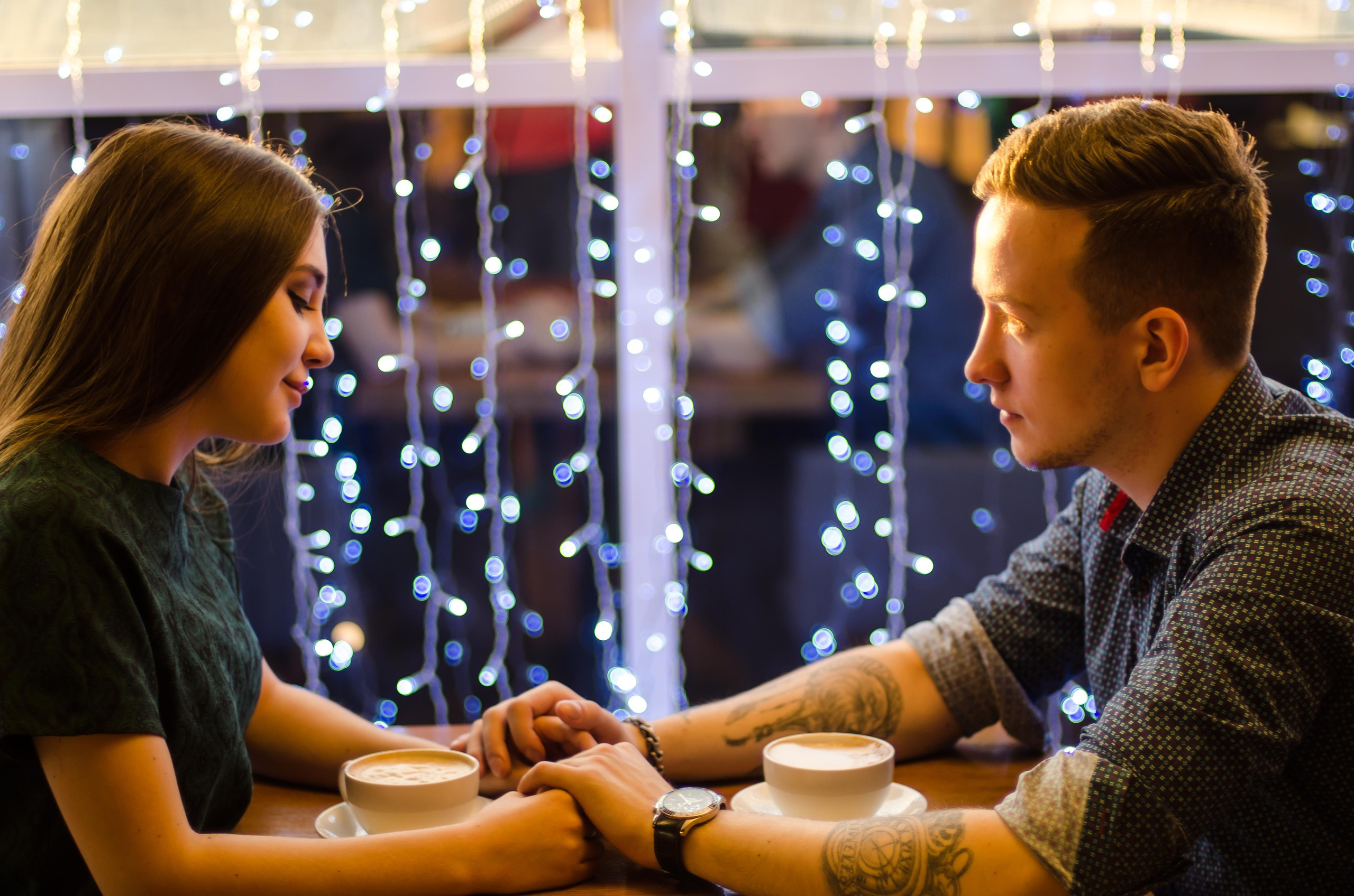 Прогудка Love Story в городе и кафе. Свадебный и семейный фотограф в Хабаровске Оксана Новикова