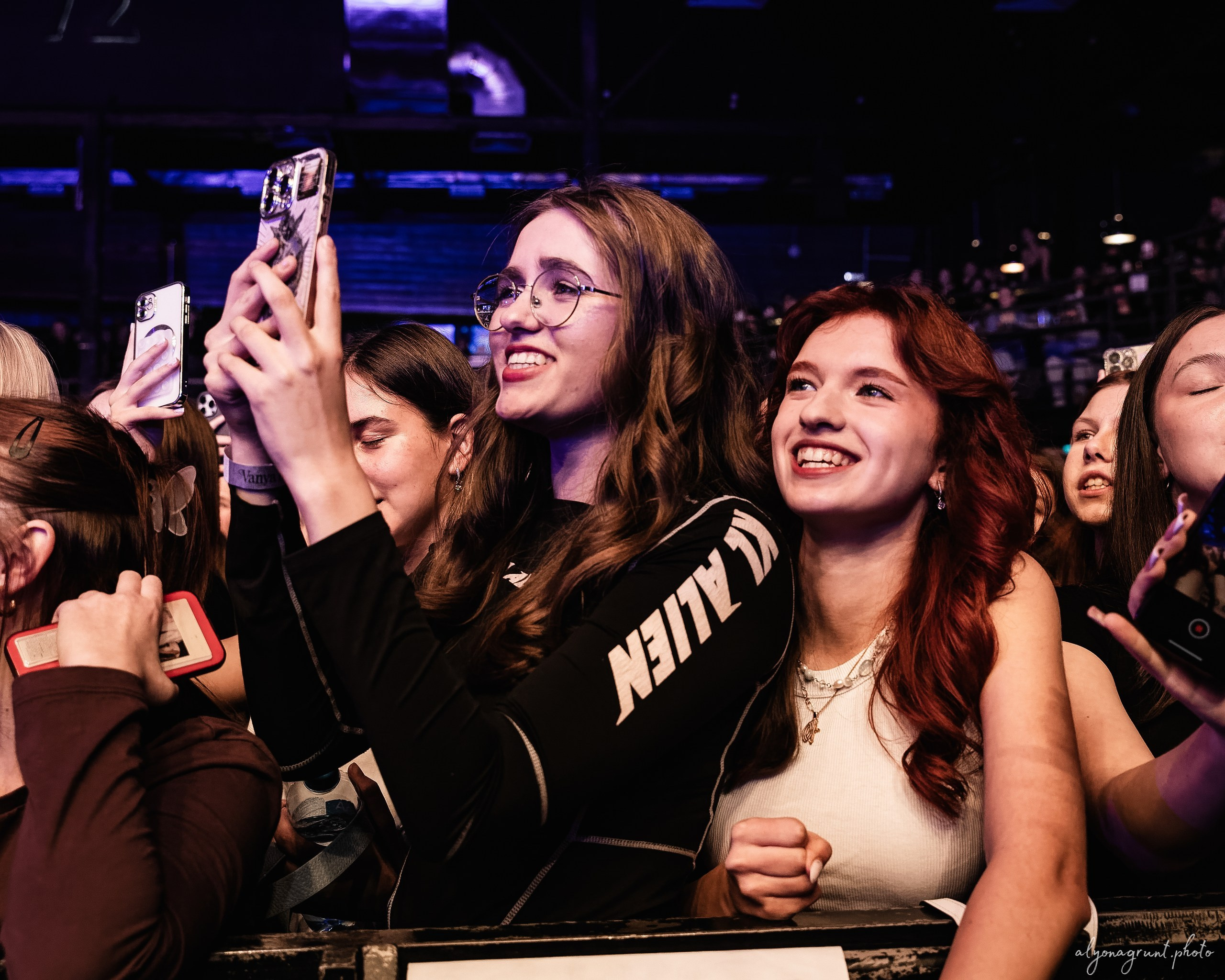 Ваня Дмитриенко, фоторепортаж СПб, A2, 23.10.2025. Алена Адрианова: фотограф в Санкт-Петербурге