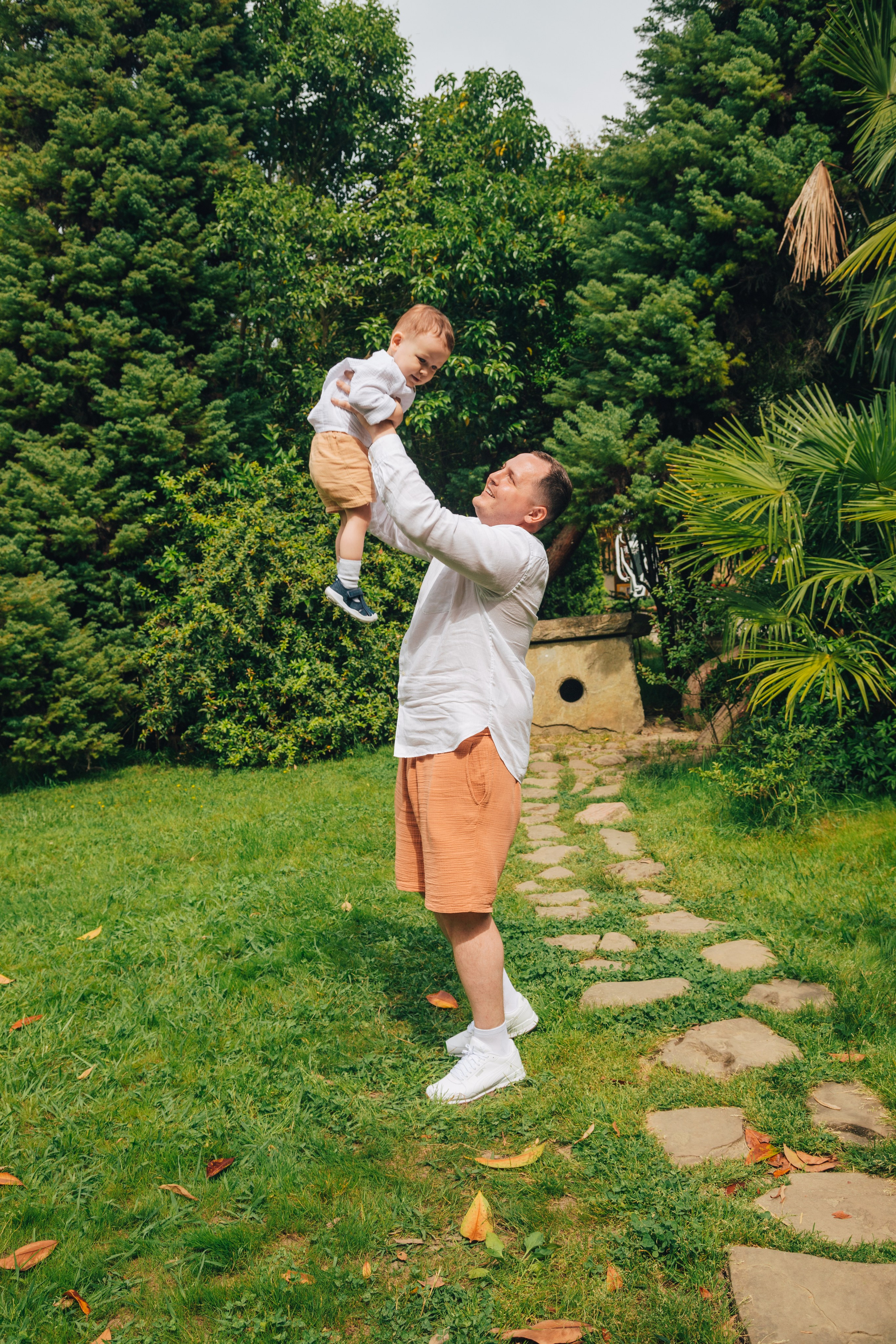 Дима, Ляйсан и Миша на Ривьере (Май 2025 г.). Фотограф Сочи, Адлер, Красная Поляна — Вероника Радченко