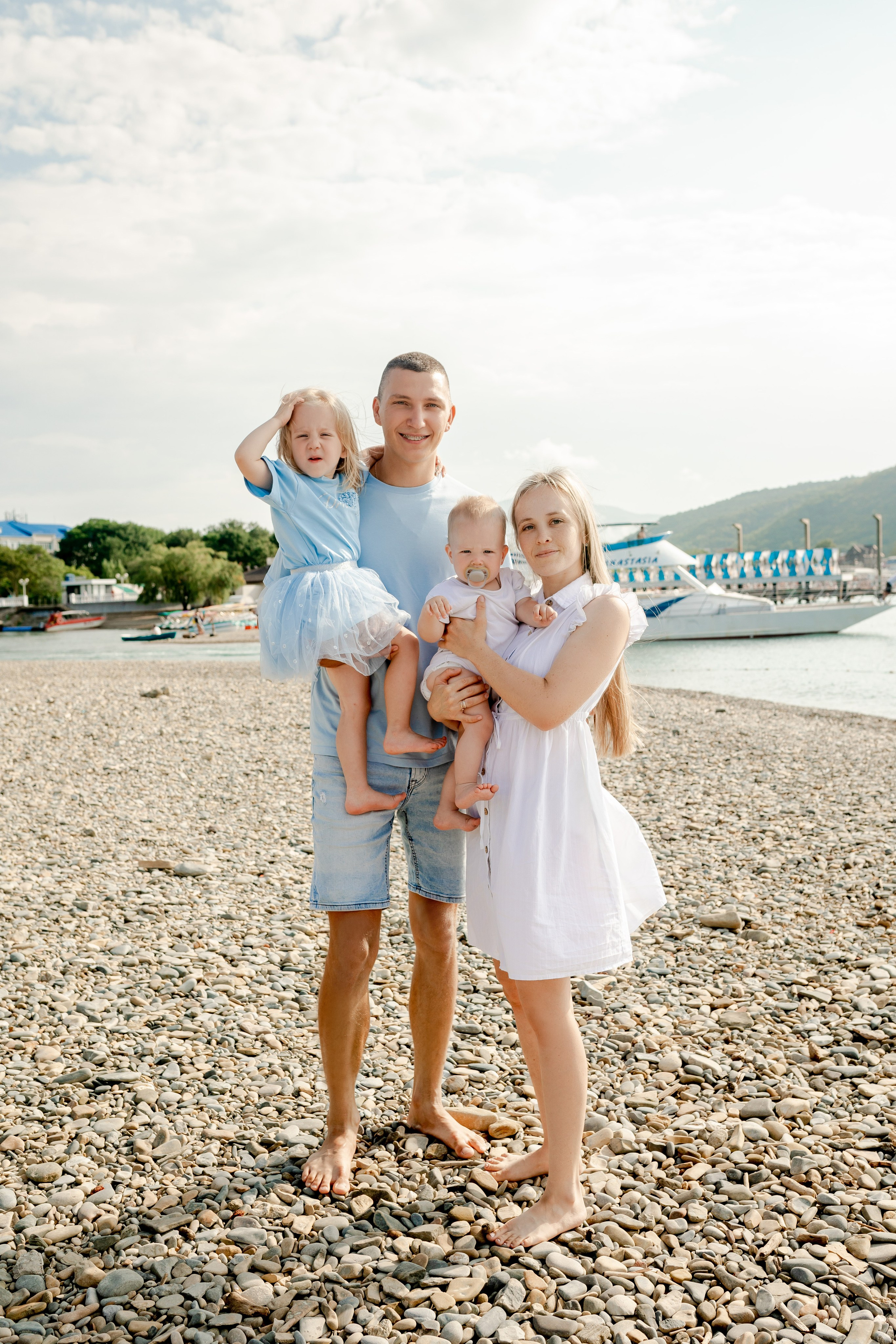 Евгения, Андрей, Вика, Саша, Елена и Дмитрий. Фотограф в Геленджике, Архипо-Осиповке, Абрау-Дюрсо, Кринице Виктория