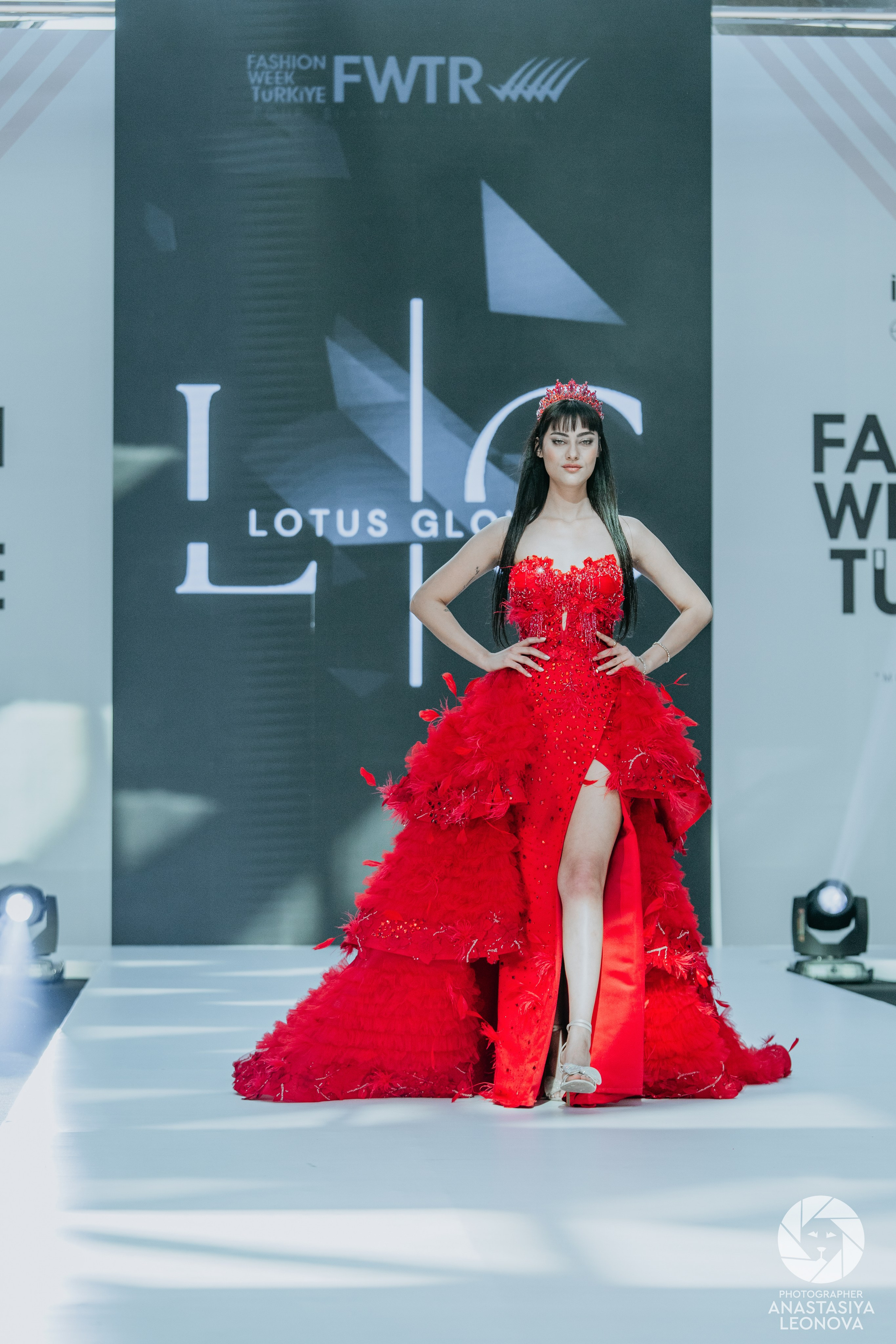 Fashion Week Türkiye [spring, 2025]. Anastasia Leonowa