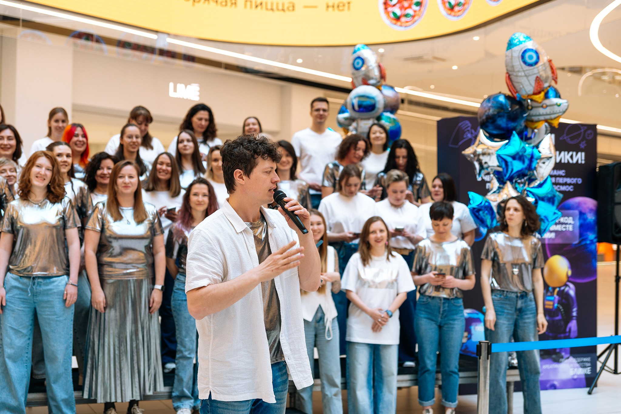 Нескучный хор ТРЦ «Голливуд». Апрель 26. Репортажный фотограф в Санкт-Петербурге Анастасия Клёпова