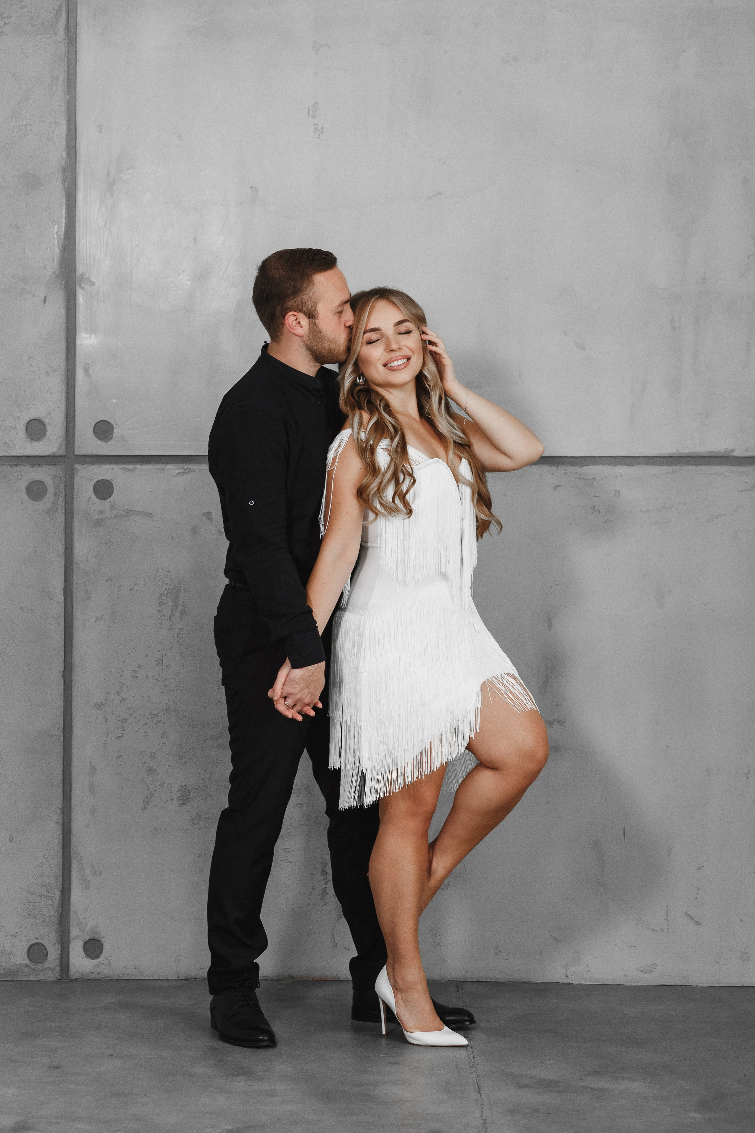 Любовь в объективе: Олег и Настя в фотостудии Таганрога. Свадебный и семейный фотограф в Таганроге Бакарюк Антон