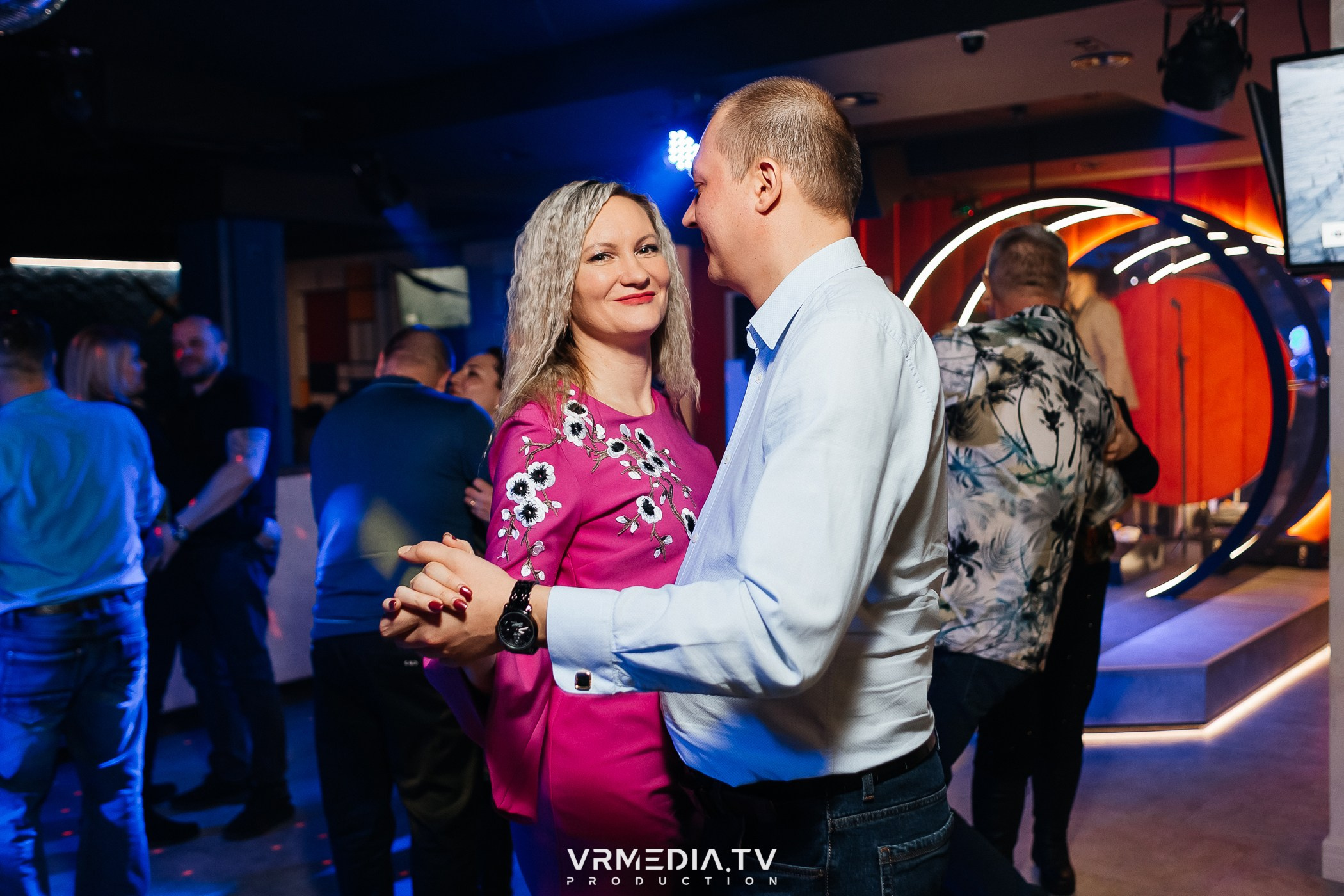 8 марта в караоке-ресторане «Голос»