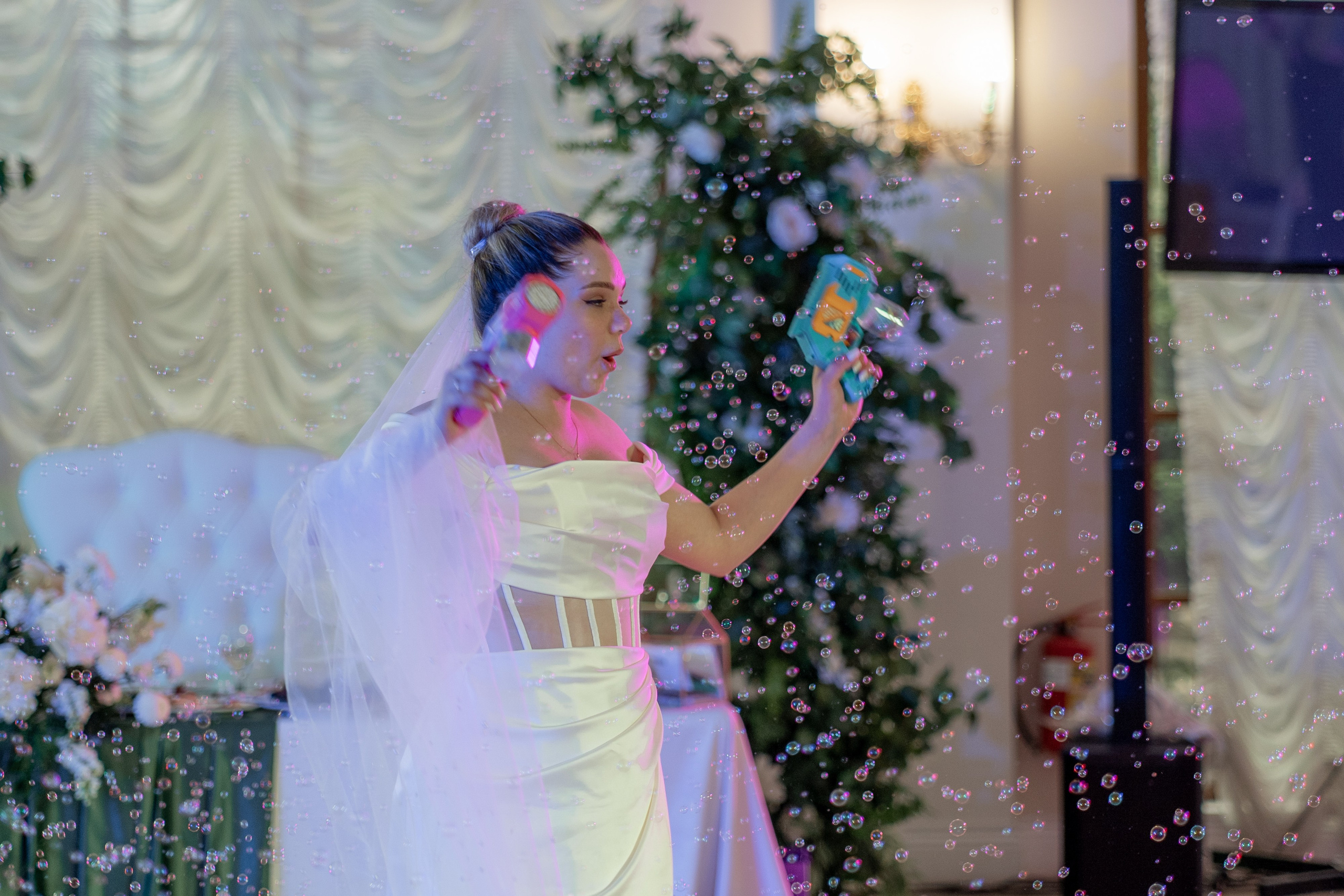 Свадебная фотосессия в отеле Хилтон. Свадебный фотограф Александр Невский в Санкт-Петербурге