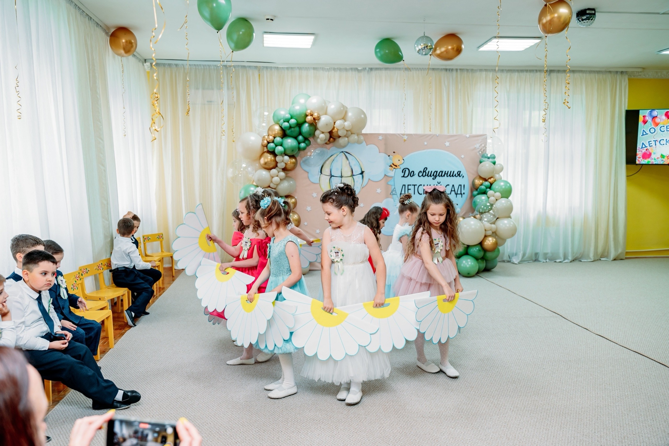 Выпускной 2025 детский сад 63. Фотограф Алёна Царькова. Киселевск