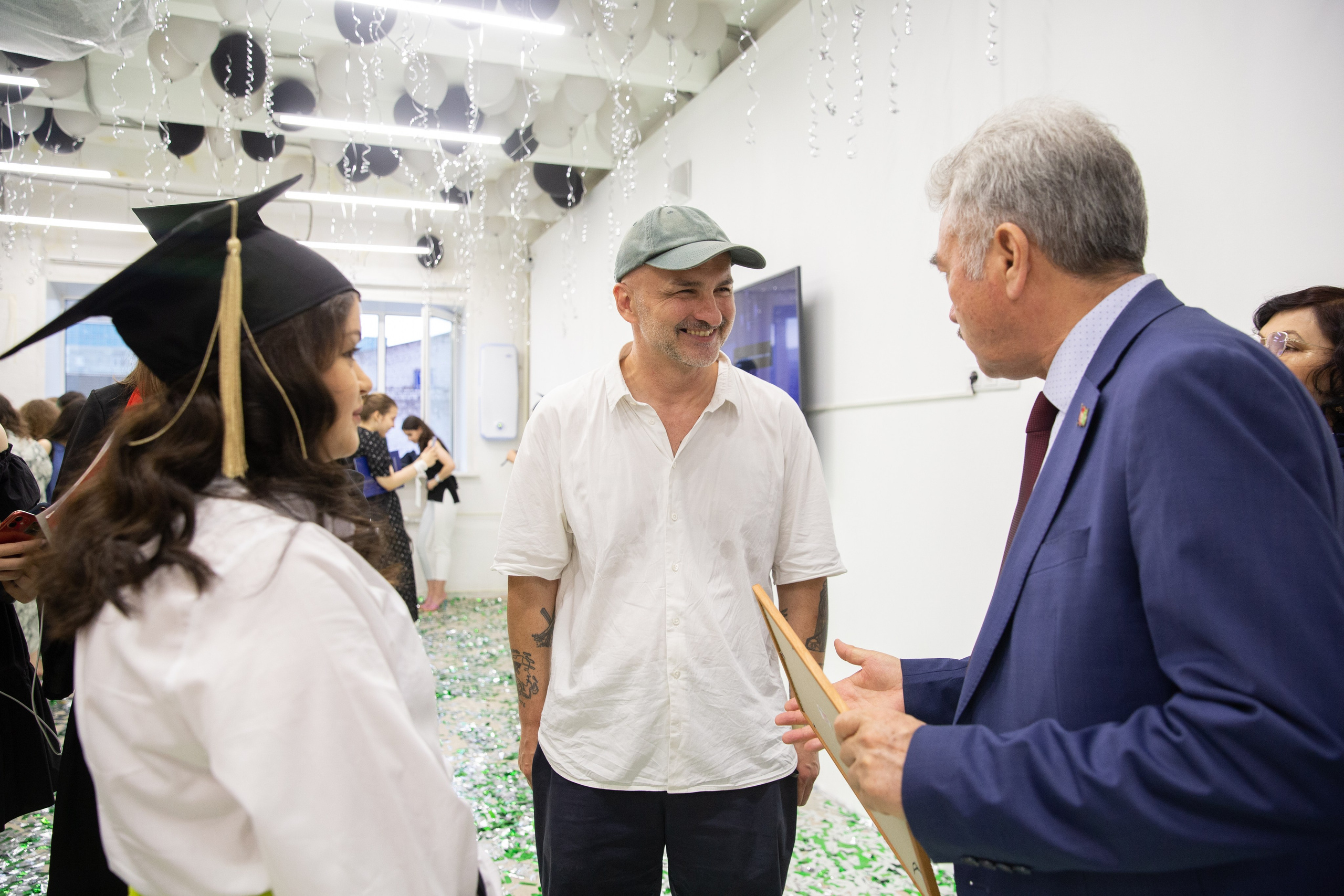 Вручение дипломов ❘ HSE. Фотограф Полина Треногина