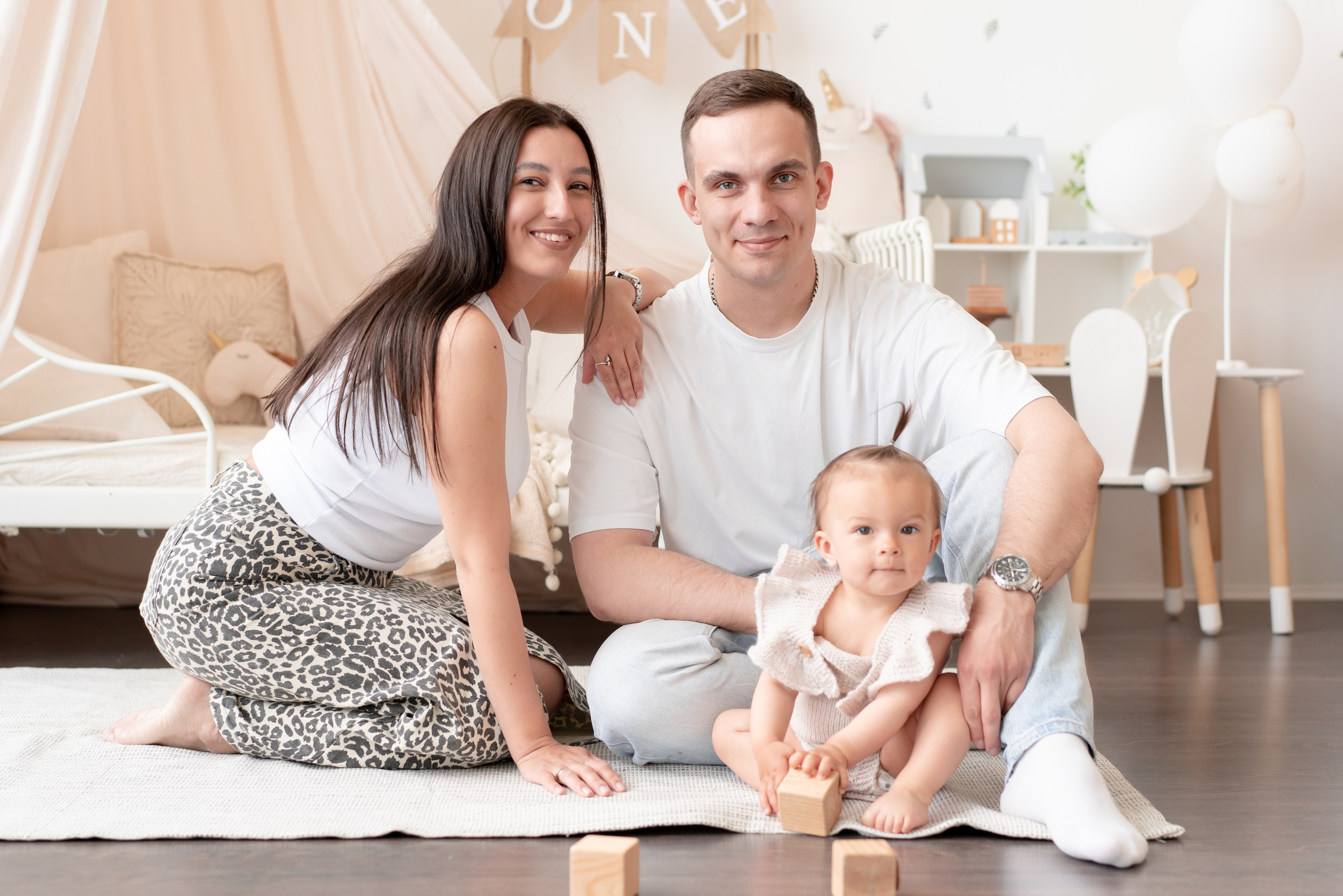 Первый день рождения малыша. Детская, семейная фотостудия в Санкт-Петербурге