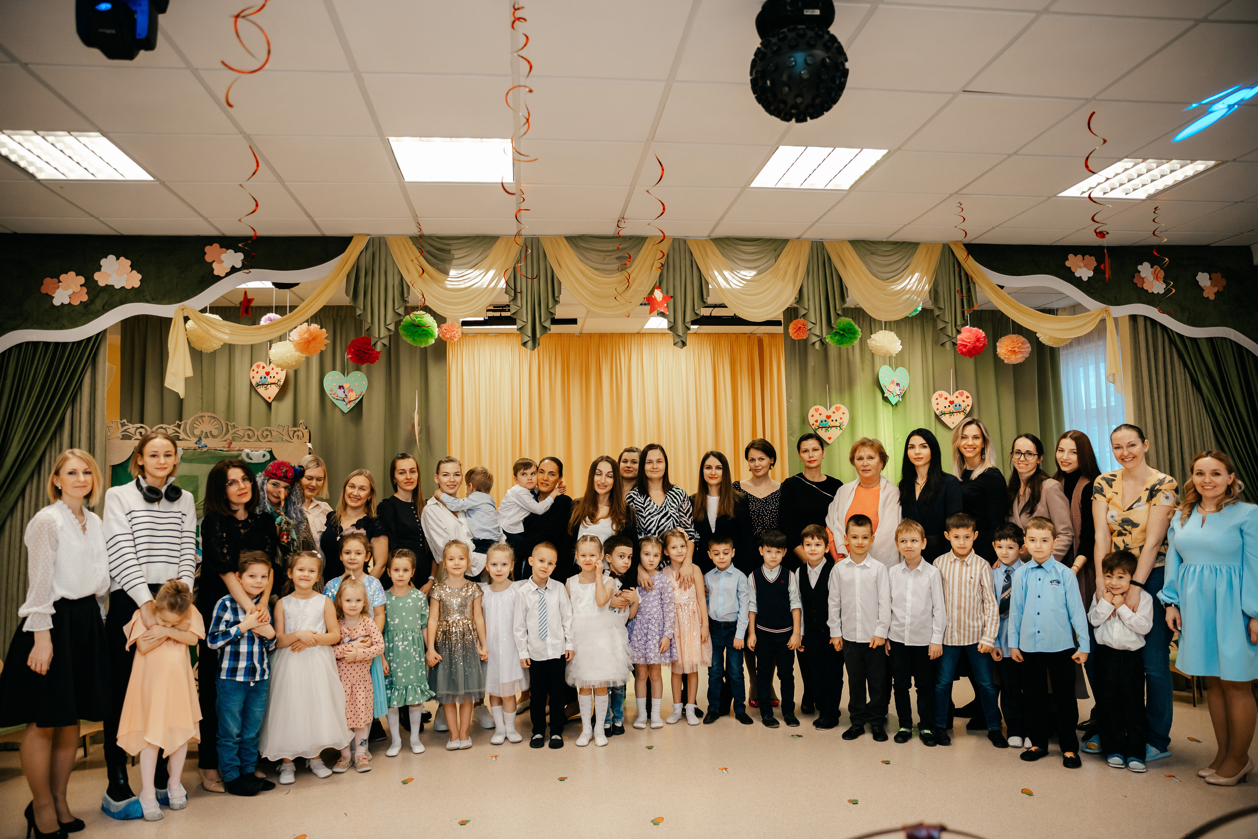 День Матери в детском садике. Семейный lifestyle фотограф в Санкт-Петербурге Людмила Пахомова