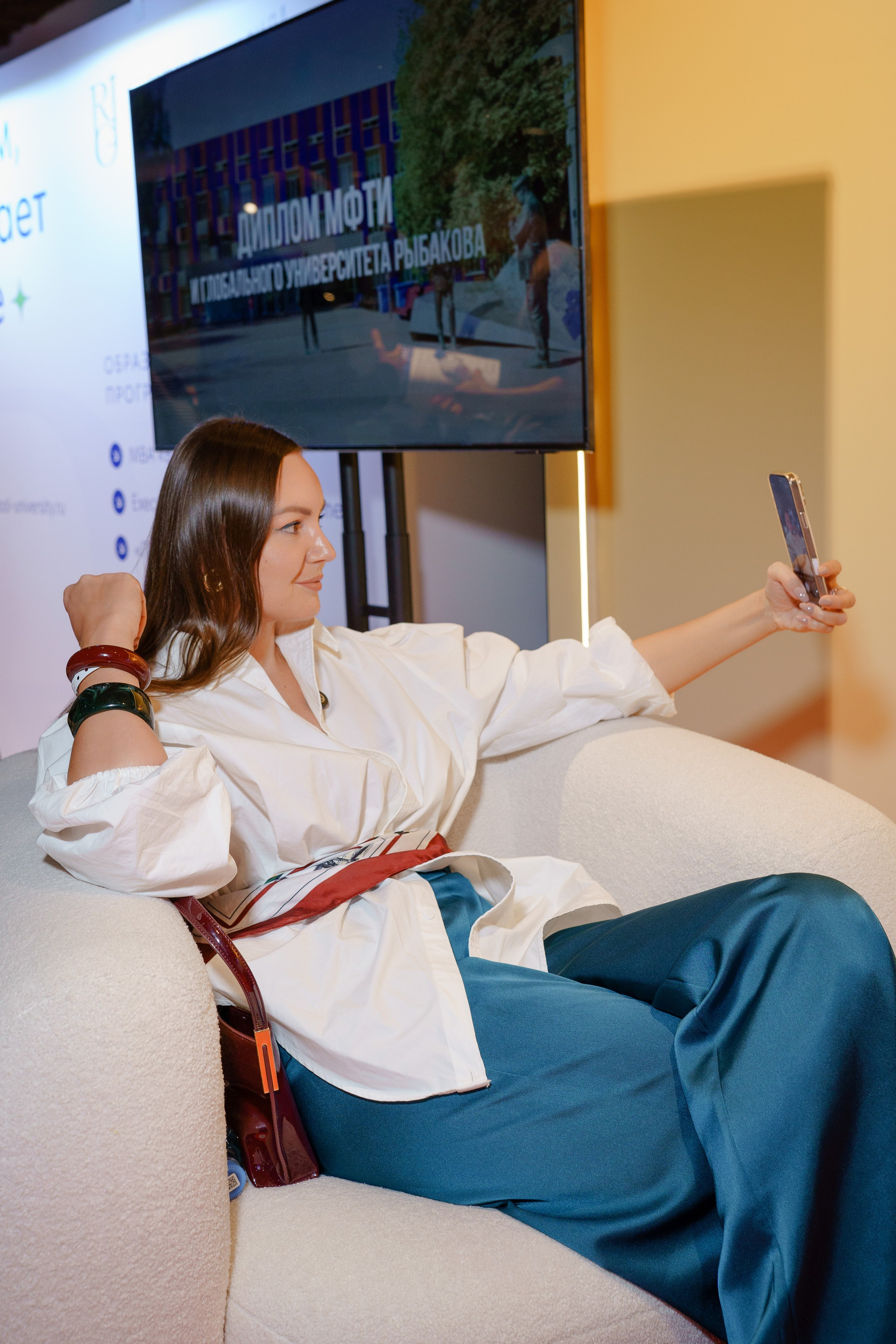 Репортажный фотограф на конференцию в Москве. Репортажный фотограф в Москве Саша Дружинина