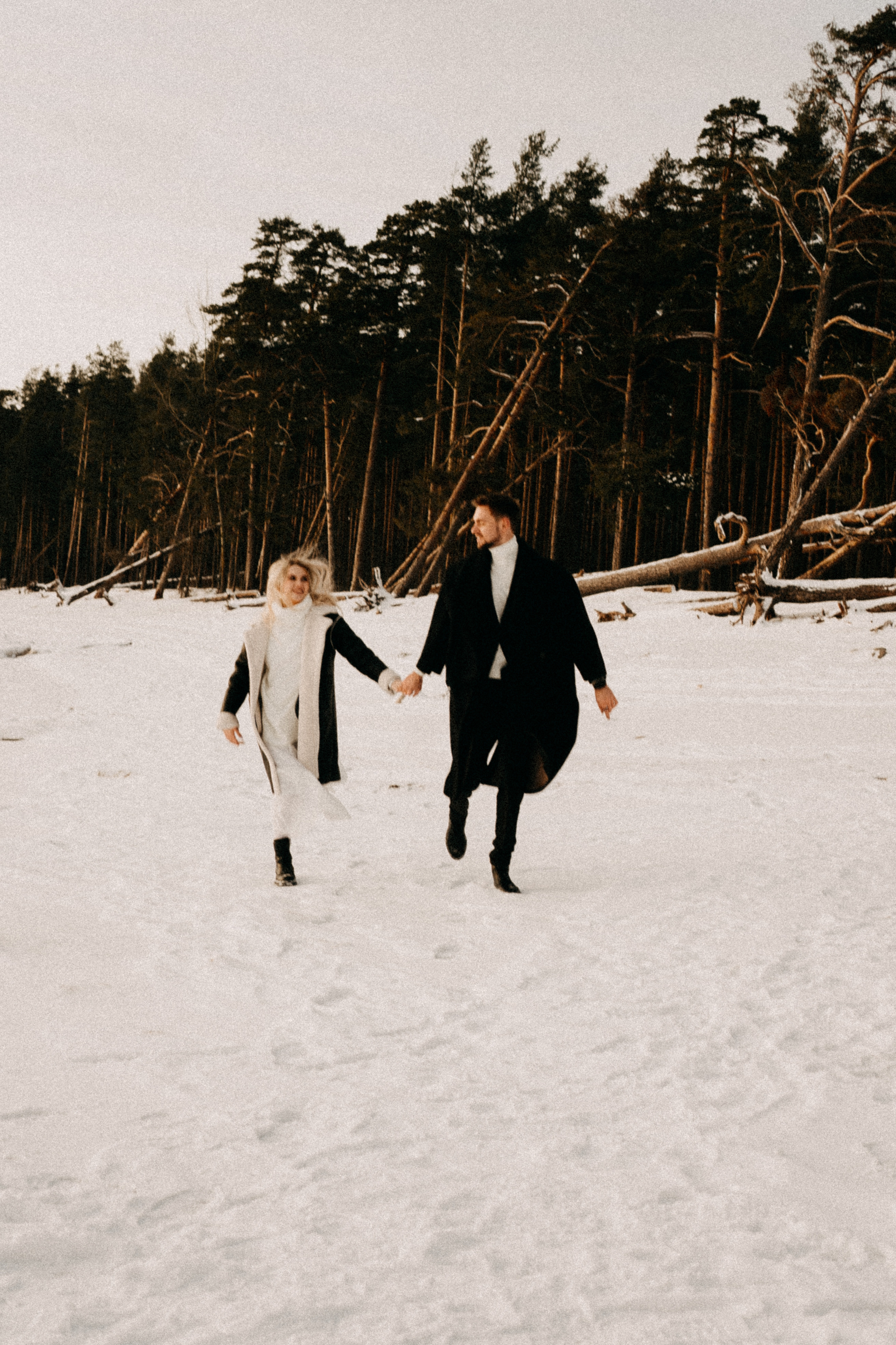 СВАДЕБНАЯ ФОТОСЕСИИИЯ ЗИМОЙ НА БЕРЕГУ ФИНСКОГО ОТЕЛЯ. СЬЕМКА В ОТЕЛЕ И НА БЕРЕГУ ЗАЛИВА. Профессиональный фотограф, Санкт-Петербург — Виктория Богомолова