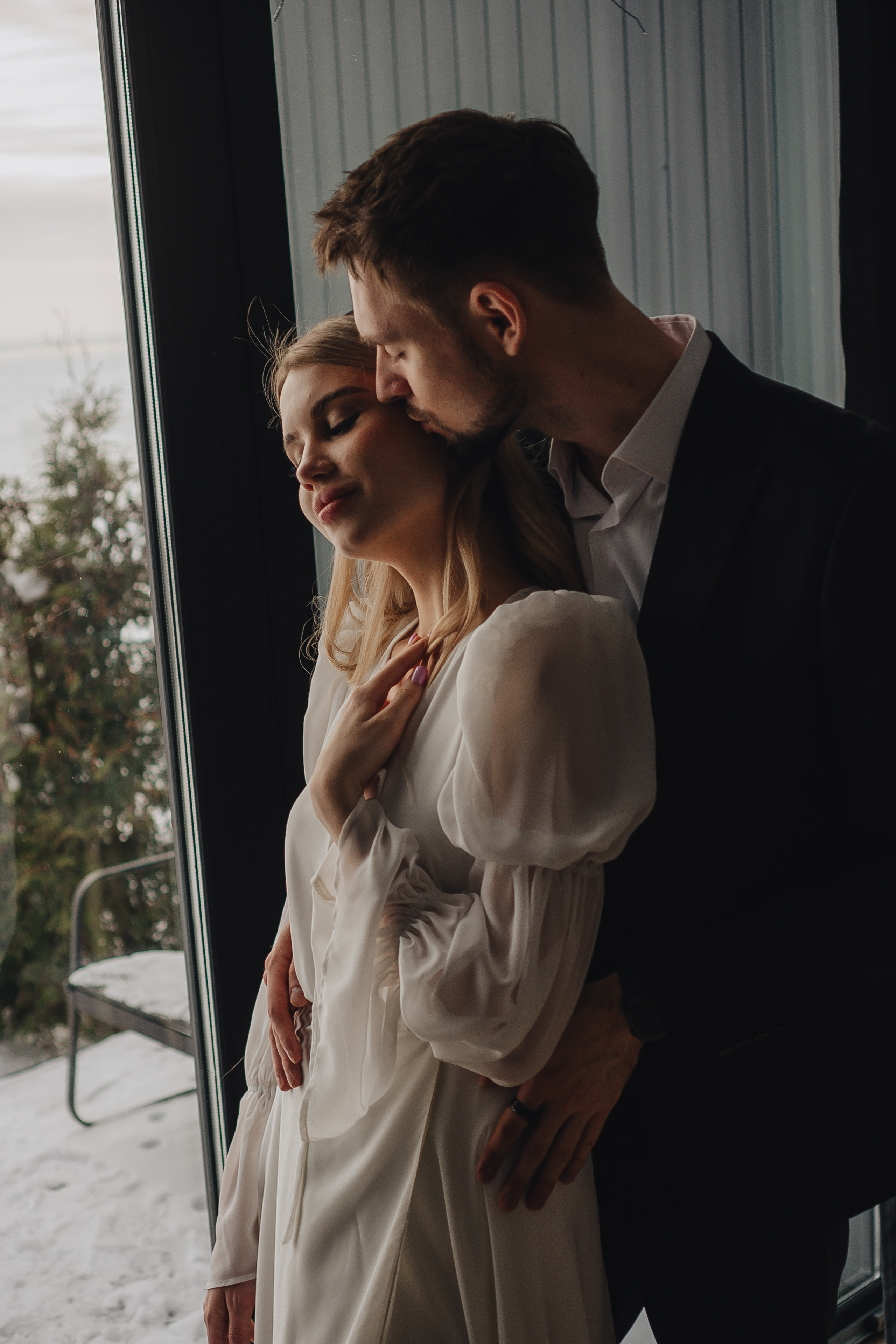 СВАДЕБНАЯ ФОТОСЕСИИИЯ ЗИМОЙ НА БЕРЕГУ ФИНСКОГО ОТЕЛЯ. СЬЕМКА В ОТЕЛЕ И НА БЕРЕГУ ЗАЛИВА. Профессиональный фотограф, Санкт-Петербург — Виктория Богомолова