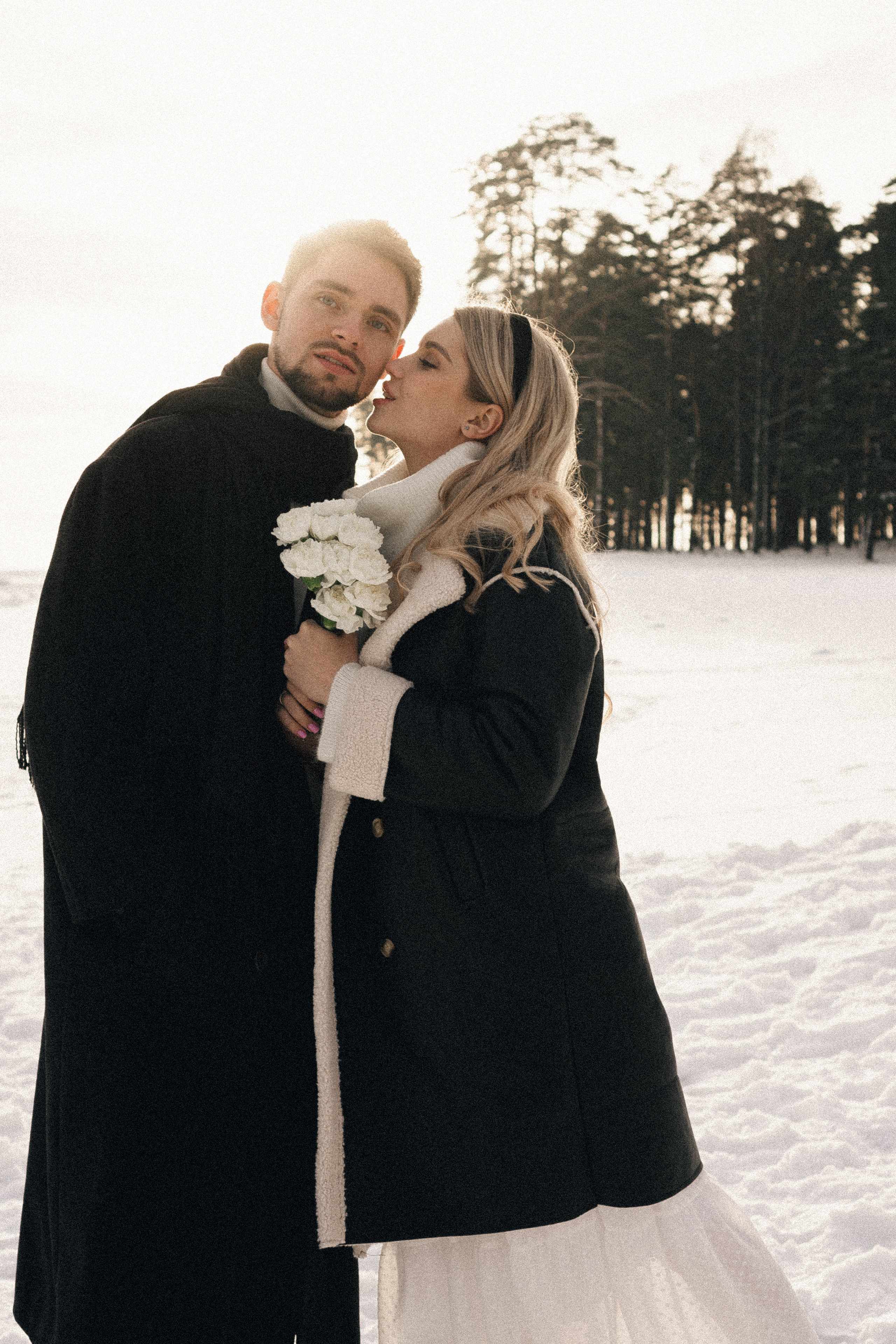 СВАДЕБНАЯ ФОТОСЕСИИИЯ ЗИМОЙ НА БЕРЕГУ ФИНСКОГО ОТЕЛЯ. СЬЕМКА В ОТЕЛЕ И НА БЕРЕГУ ЗАЛИВА. Профессиональный фотограф, Санкт-Петербург — Виктория Богомолова