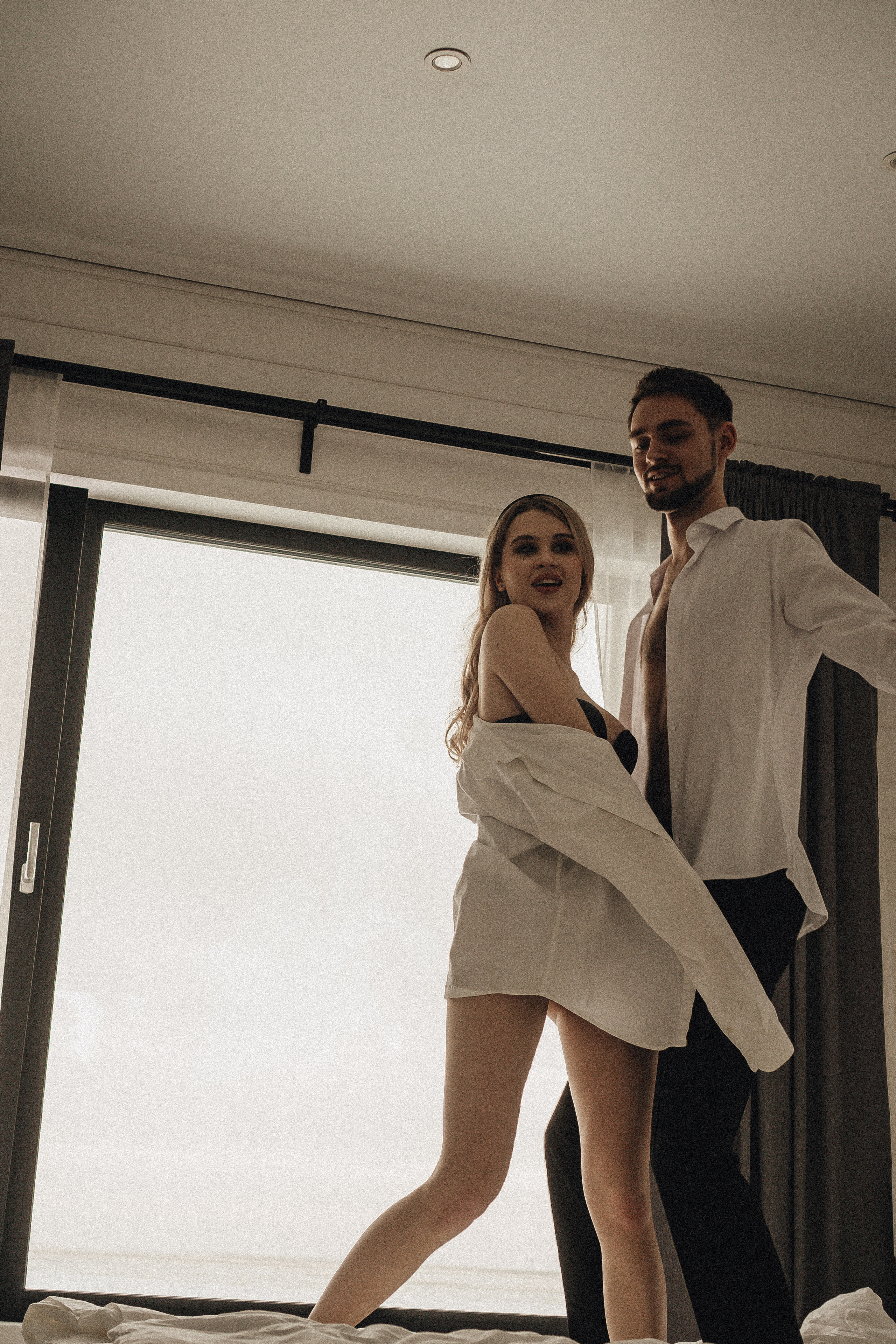 СВАДЕБНАЯ ФОТОСЕСИИИЯ ЗИМОЙ НА БЕРЕГУ ФИНСКОГО ОТЕЛЯ. СЬЕМКА В ОТЕЛЕ И НА БЕРЕГУ ЗАЛИВА. Профессиональный фотограф, Санкт-Петербург — Виктория Богомолова