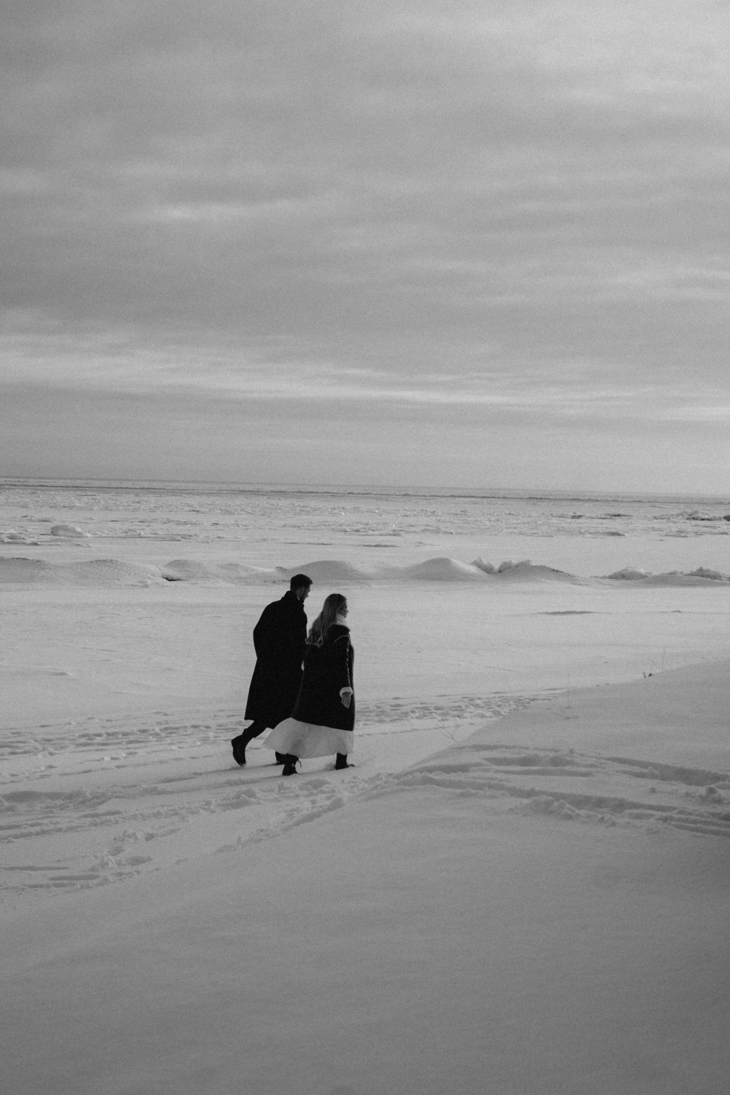 СВАДЕБНАЯ ФОТОСЕСИИИЯ ЗИМОЙ НА БЕРЕГУ ФИНСКОГО ОТЕЛЯ. СЬЕМКА В ОТЕЛЕ И НА БЕРЕГУ ЗАЛИВА. Профессиональный фотограф, Санкт-Петербург — Виктория Богомолова