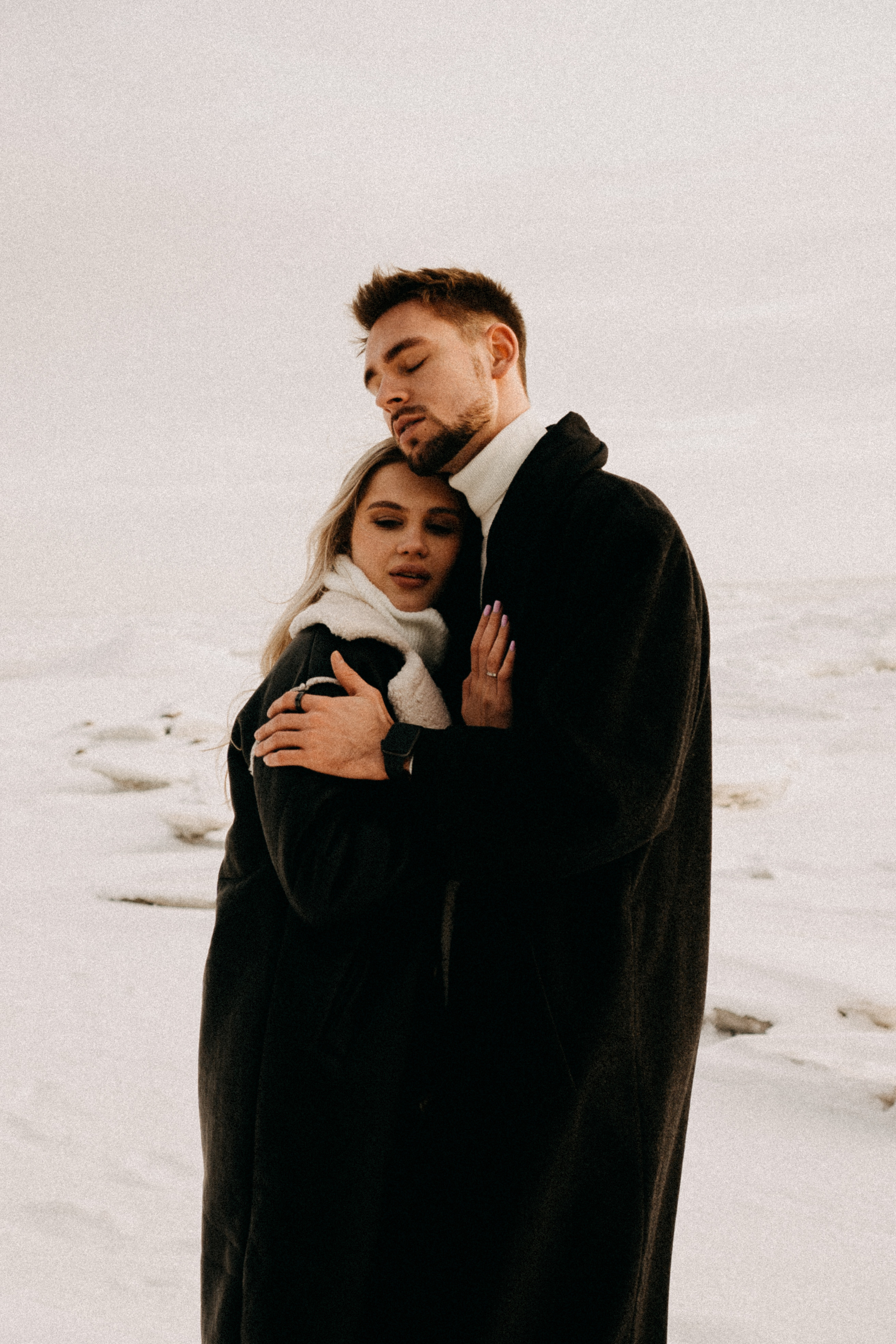 СВАДЕБНАЯ ФОТОСЕСИИИЯ ЗИМОЙ НА БЕРЕГУ ФИНСКОГО ОТЕЛЯ. СЬЕМКА В ОТЕЛЕ И НА БЕРЕГУ ЗАЛИВА. Профессиональный фотограф, Санкт-Петербург — Виктория Богомолова