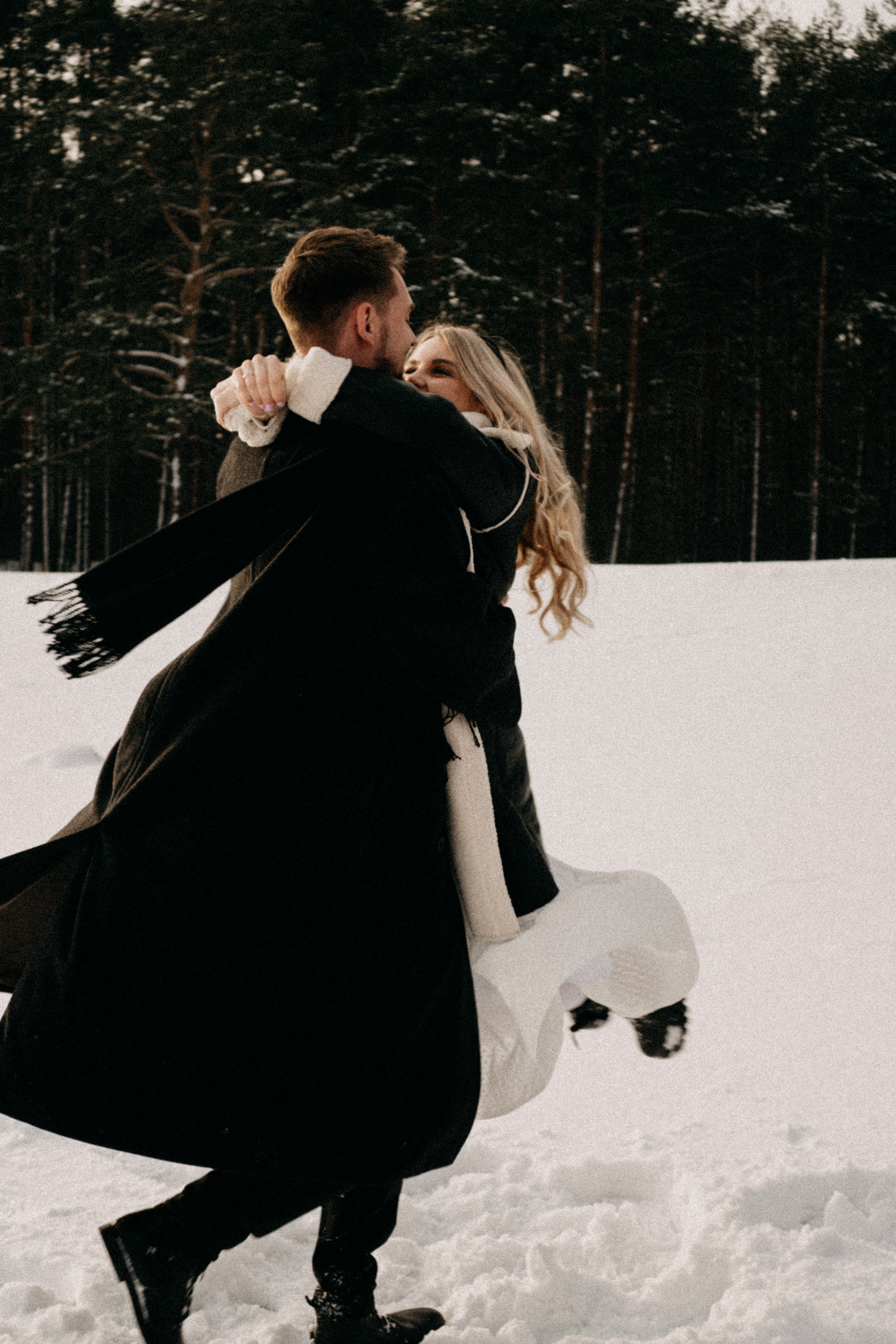 СВАДЕБНАЯ ФОТОСЕСИИИЯ ЗИМОЙ НА БЕРЕГУ ФИНСКОГО ОТЕЛЯ. СЬЕМКА В ОТЕЛЕ И НА БЕРЕГУ ЗАЛИВА. Профессиональный фотограф, Санкт-Петербург — Виктория Богомолова