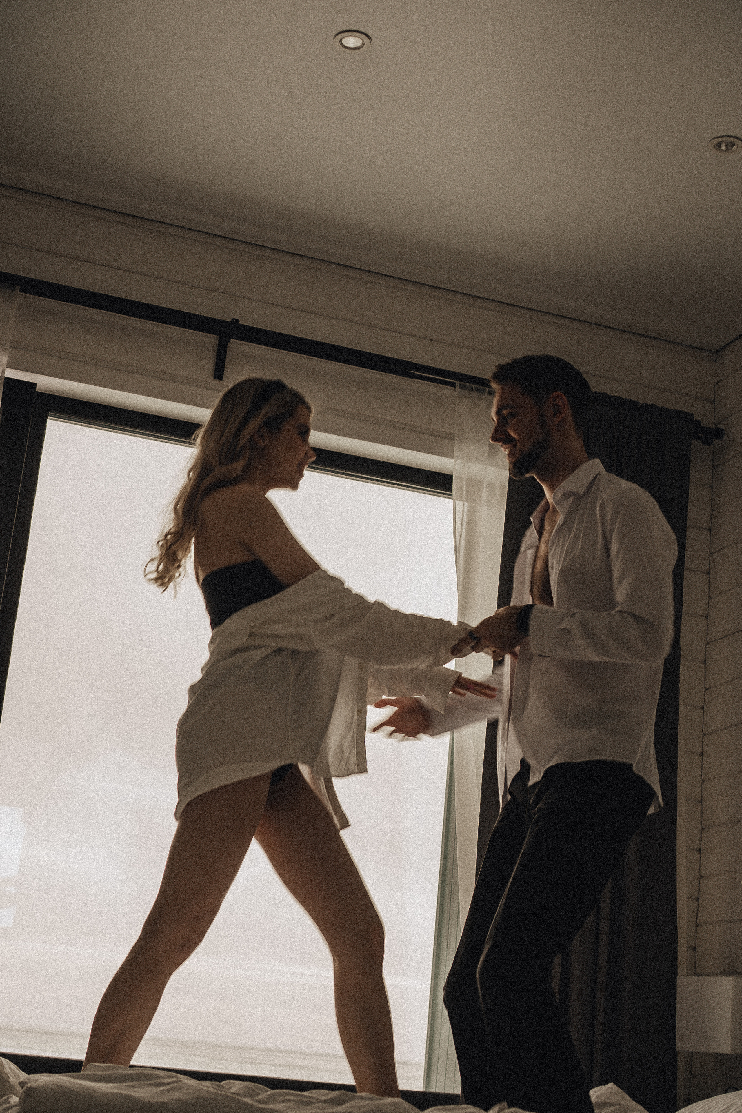 СВАДЕБНАЯ ФОТОСЕСИИИЯ ЗИМОЙ НА БЕРЕГУ ФИНСКОГО ОТЕЛЯ. СЬЕМКА В ОТЕЛЕ И НА БЕРЕГУ ЗАЛИВА. Профессиональный фотограф, Санкт-Петербург — Виктория Богомолова