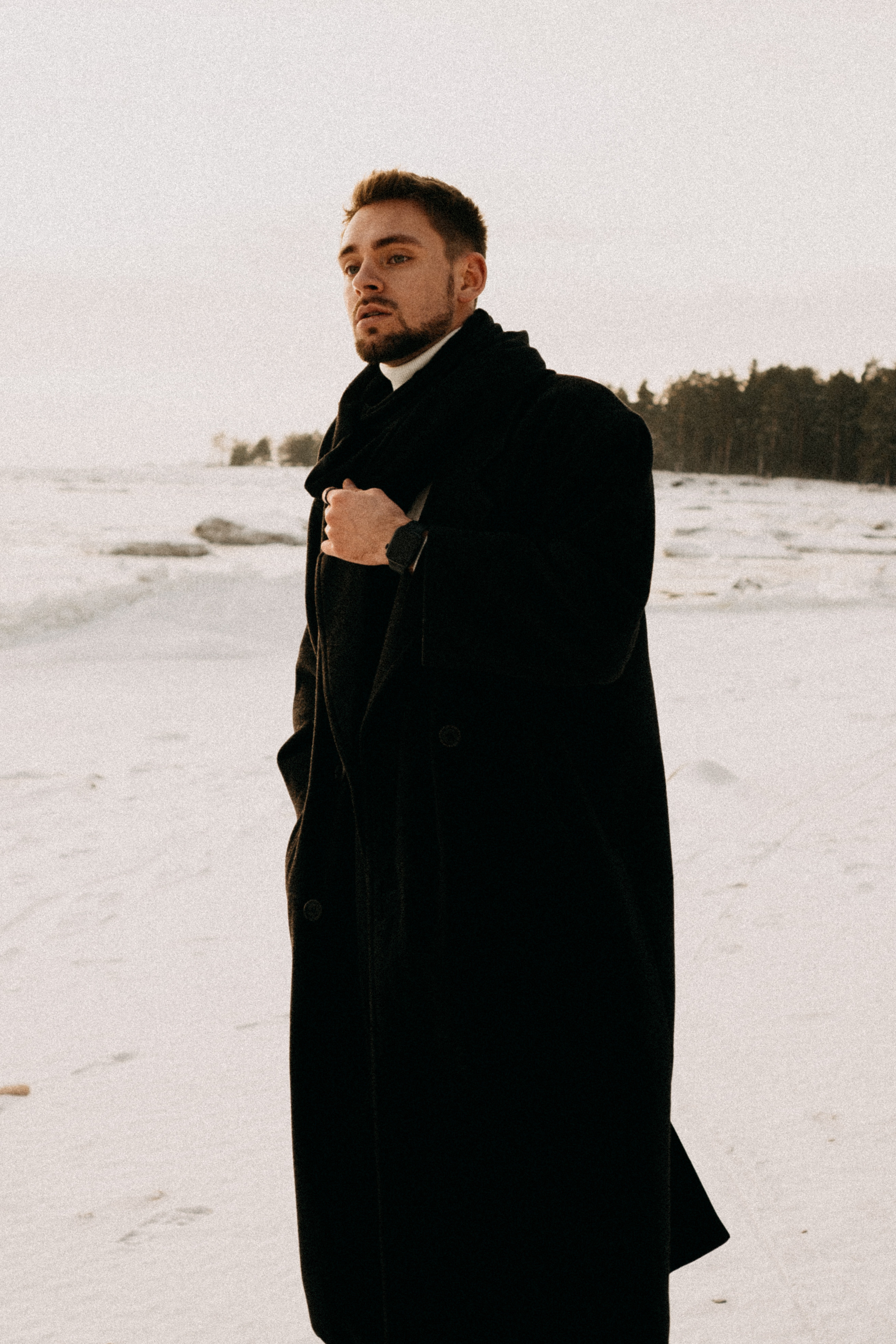 СВАДЕБНАЯ ФОТОСЕСИИИЯ ЗИМОЙ НА БЕРЕГУ ФИНСКОГО ОТЕЛЯ. СЬЕМКА В ОТЕЛЕ И НА БЕРЕГУ ЗАЛИВА. Профессиональный фотограф, Санкт-Петербург — Виктория Богомолова