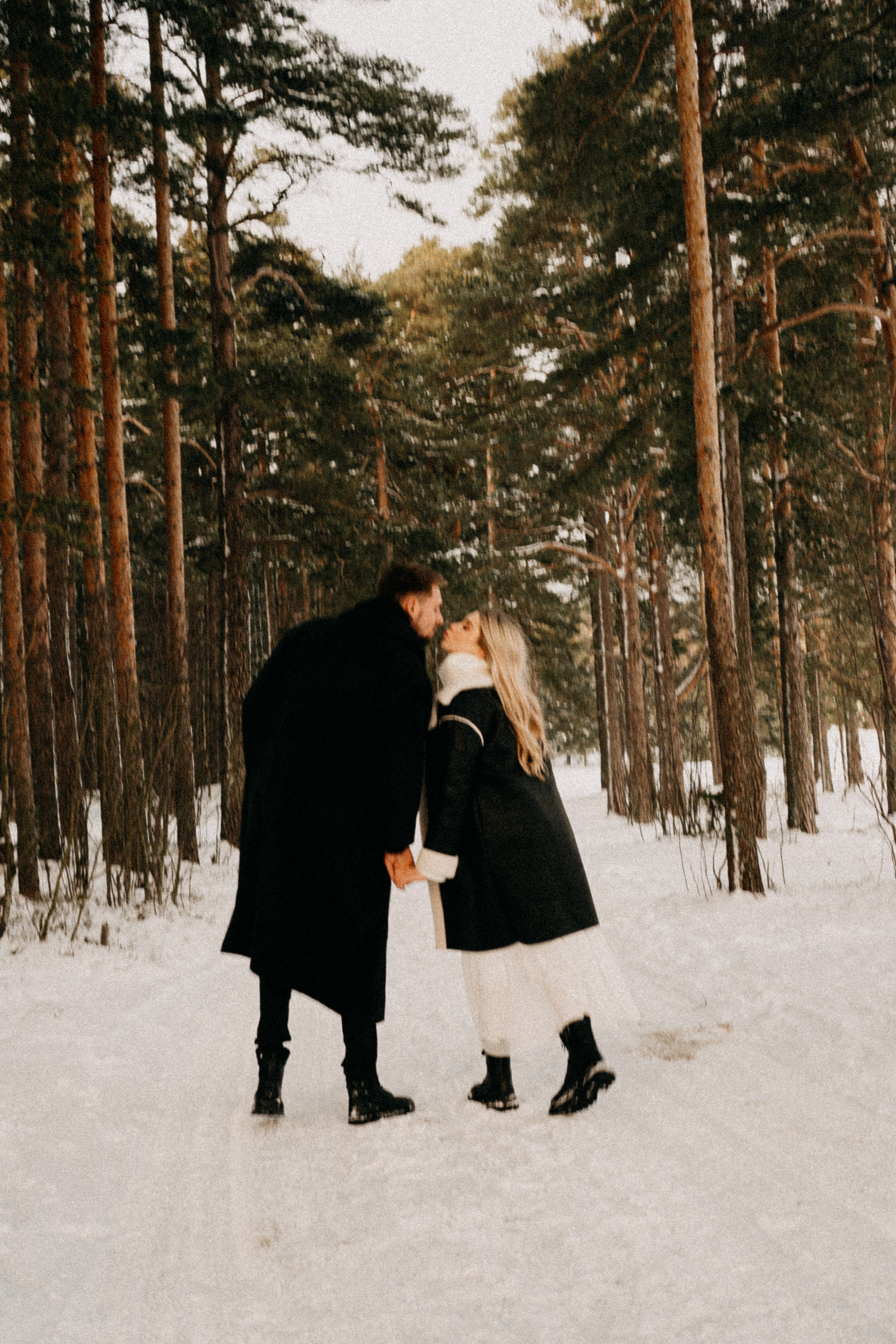 СВАДЕБНАЯ ФОТОСЕСИИИЯ ЗИМОЙ НА БЕРЕГУ ФИНСКОГО ОТЕЛЯ. СЬЕМКА В ОТЕЛЕ И НА БЕРЕГУ ЗАЛИВА. Профессиональный фотограф, Санкт-Петербург — Виктория Богомолова