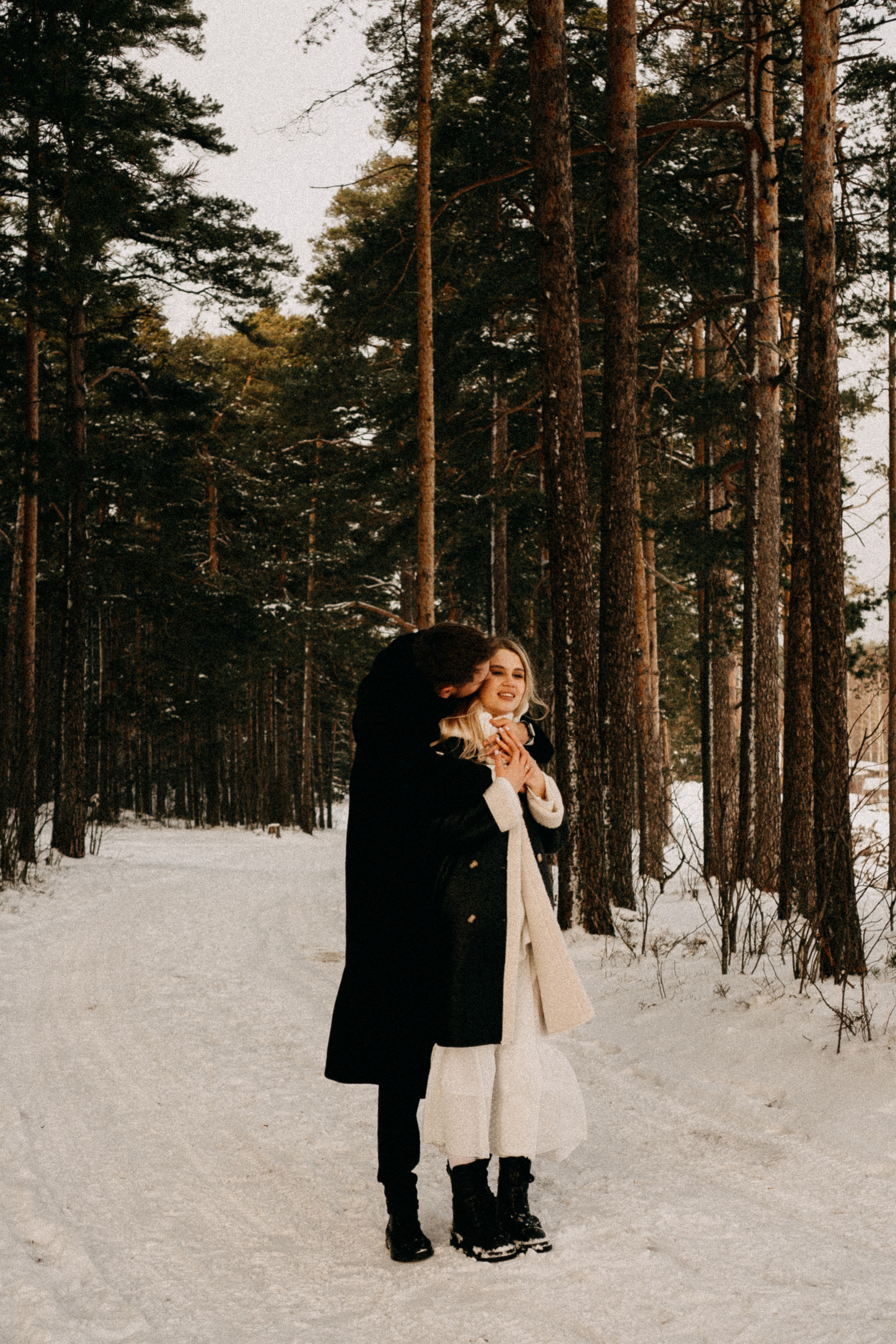 СВАДЕБНАЯ ФОТОСЕСИИИЯ ЗИМОЙ НА БЕРЕГУ ФИНСКОГО ОТЕЛЯ. СЬЕМКА В ОТЕЛЕ И НА БЕРЕГУ ЗАЛИВА. Профессиональный фотограф, Санкт-Петербург — Виктория Богомолова