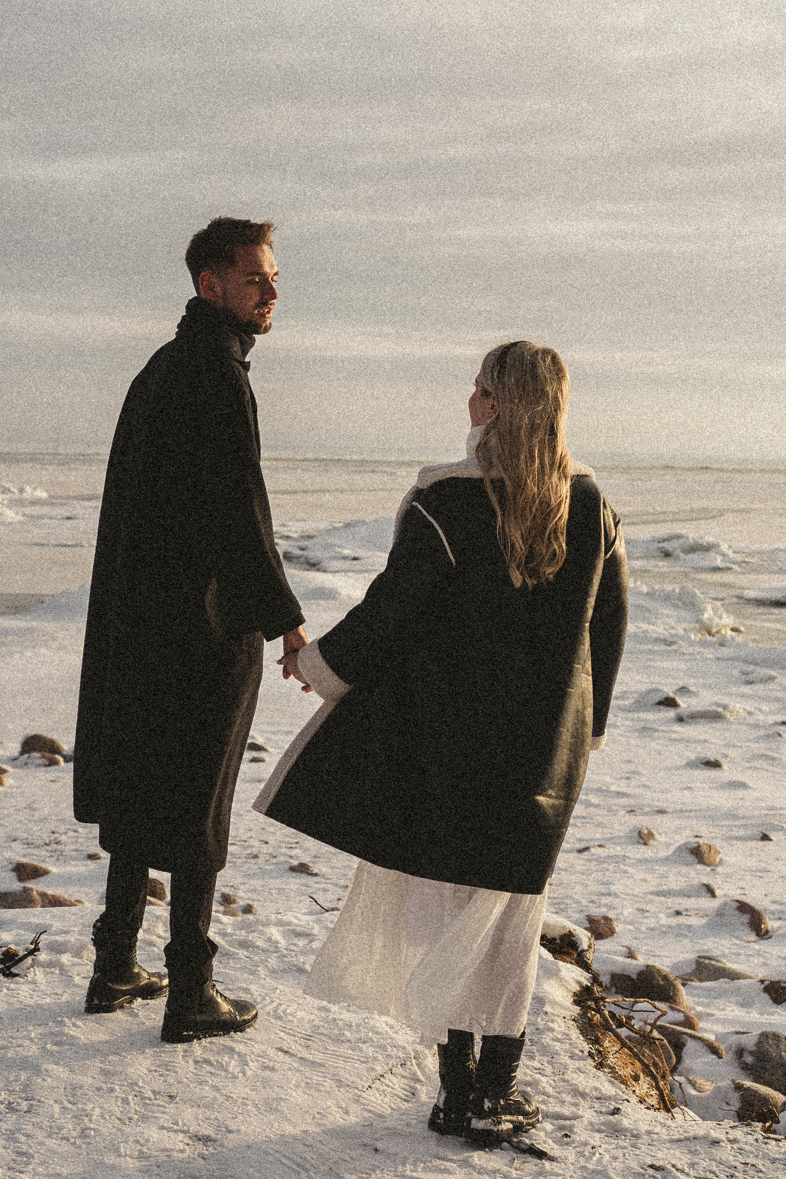 СВАДЕБНАЯ ФОТОСЕСИИИЯ ЗИМОЙ НА БЕРЕГУ ФИНСКОГО ОТЕЛЯ. СЬЕМКА В ОТЕЛЕ И НА БЕРЕГУ ЗАЛИВА. Профессиональный фотограф, Санкт-Петербург — Виктория Богомолова