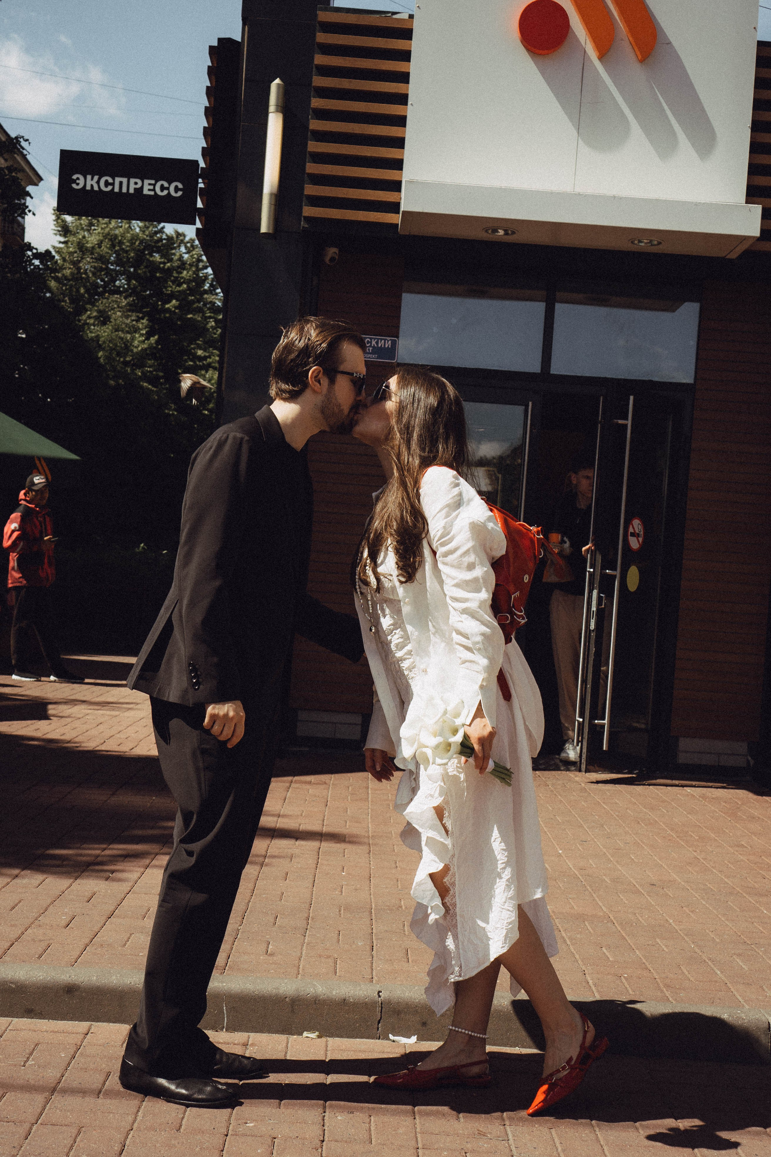 СВАДЕБНАЯ СЬЕМКА В ПАРКЕ ПОБЕДЫ И ПРОГУЛКА ПО МОСКОВСКОМУ ПРОСПЕКТУ. Профессиональный фотограф, Санкт-Петербург — Виктория Богомолова