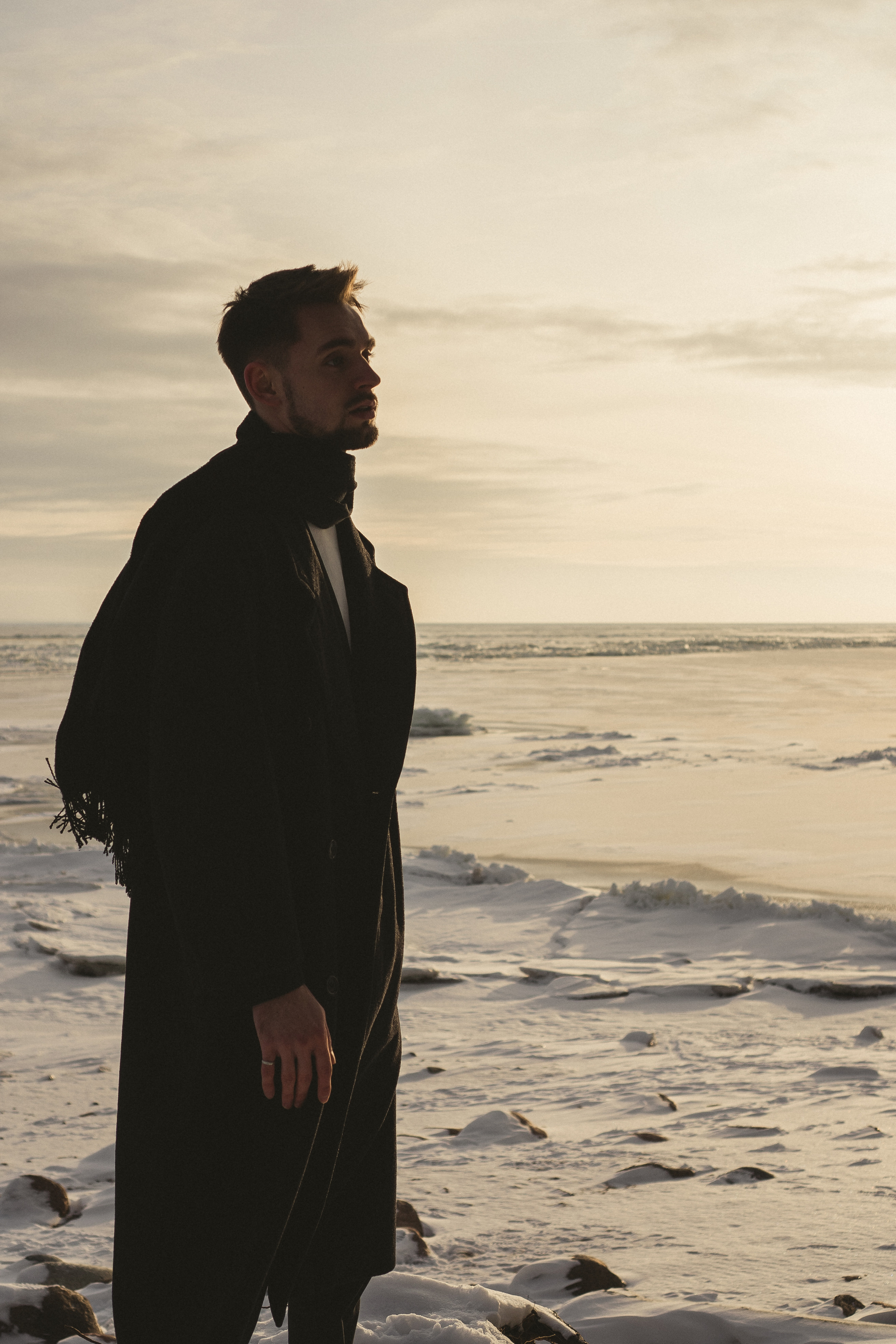 СВАДЕБНАЯ ФОТОСЕСИИИЯ ЗИМОЙ НА БЕРЕГУ ФИНСКОГО ОТЕЛЯ. СЬЕМКА В ОТЕЛЕ И НА БЕРЕГУ ЗАЛИВА. Профессиональный фотограф, Санкт-Петербург — Виктория Богомолова