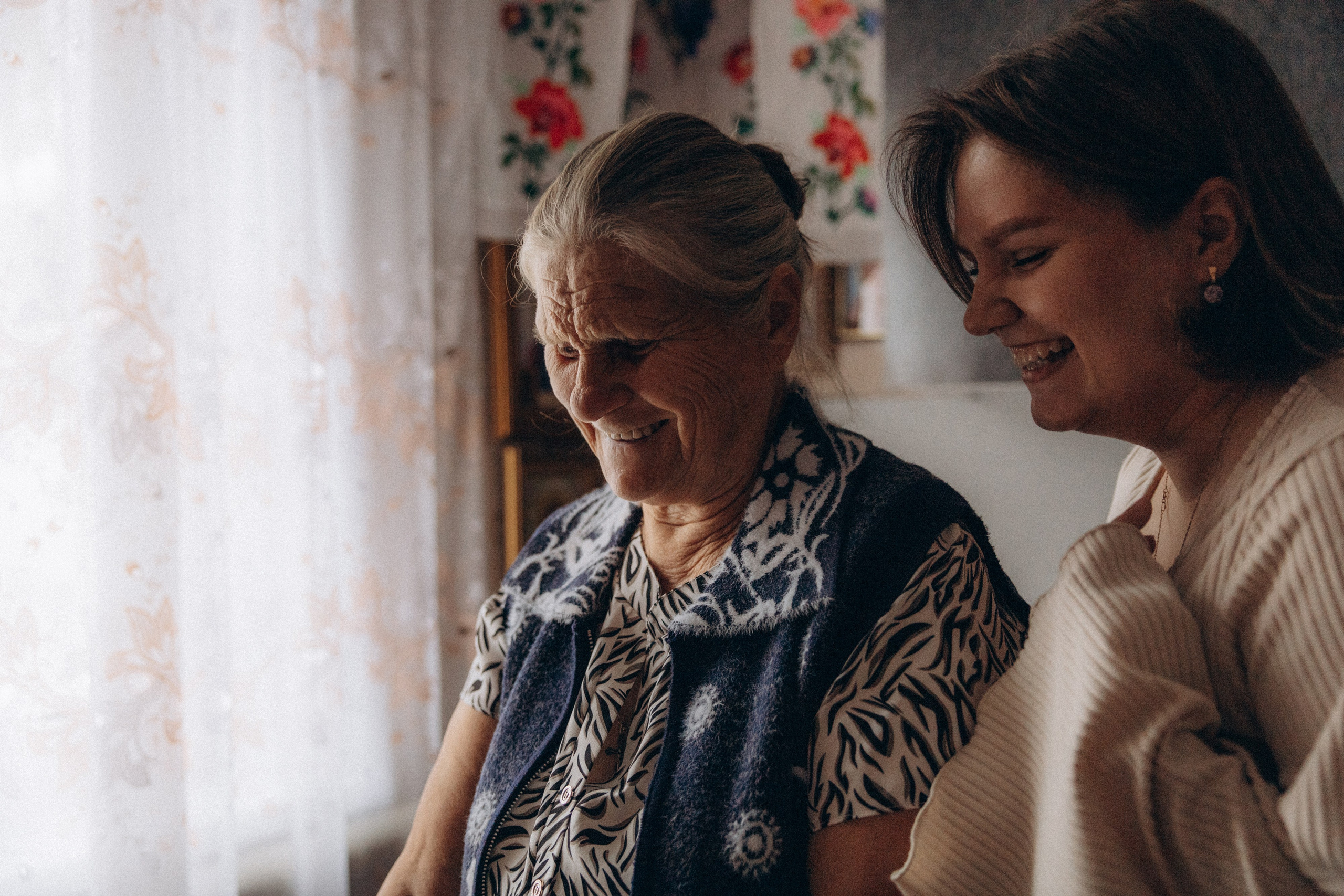 Аня и бабушка. Семейный фотограф Губкин/Старый Оскол