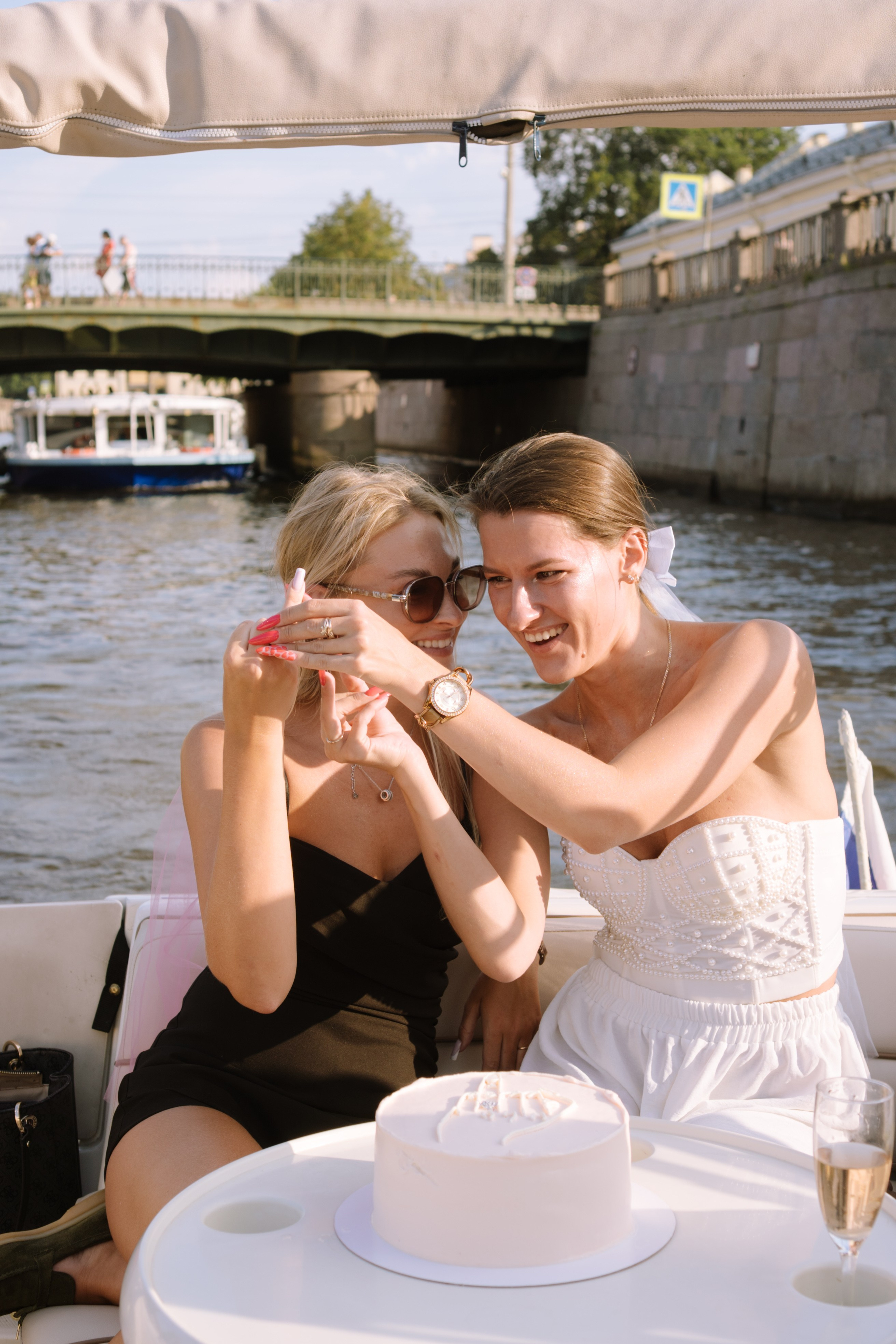 ДЕВИЧНИК НА КАТЕРЕ. Профессиональный фотограф, Санкт-Петербург — Виктория Богомолова