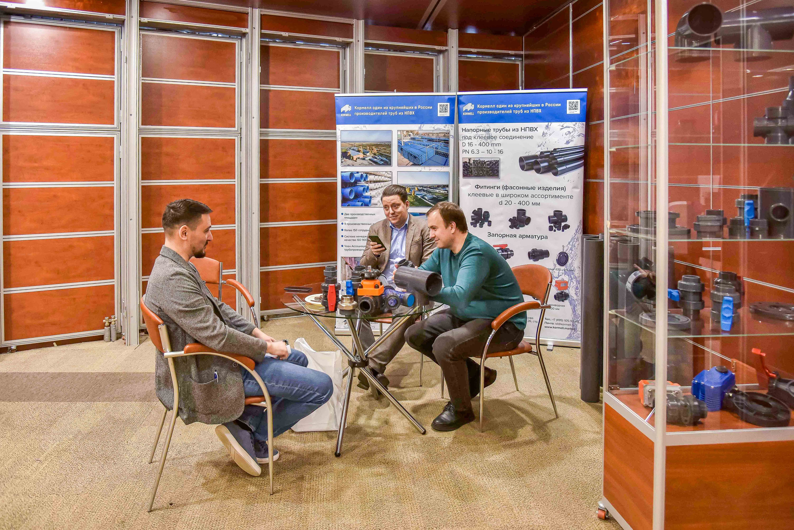 Репортажная съемка с выставки в Москве: интервью 