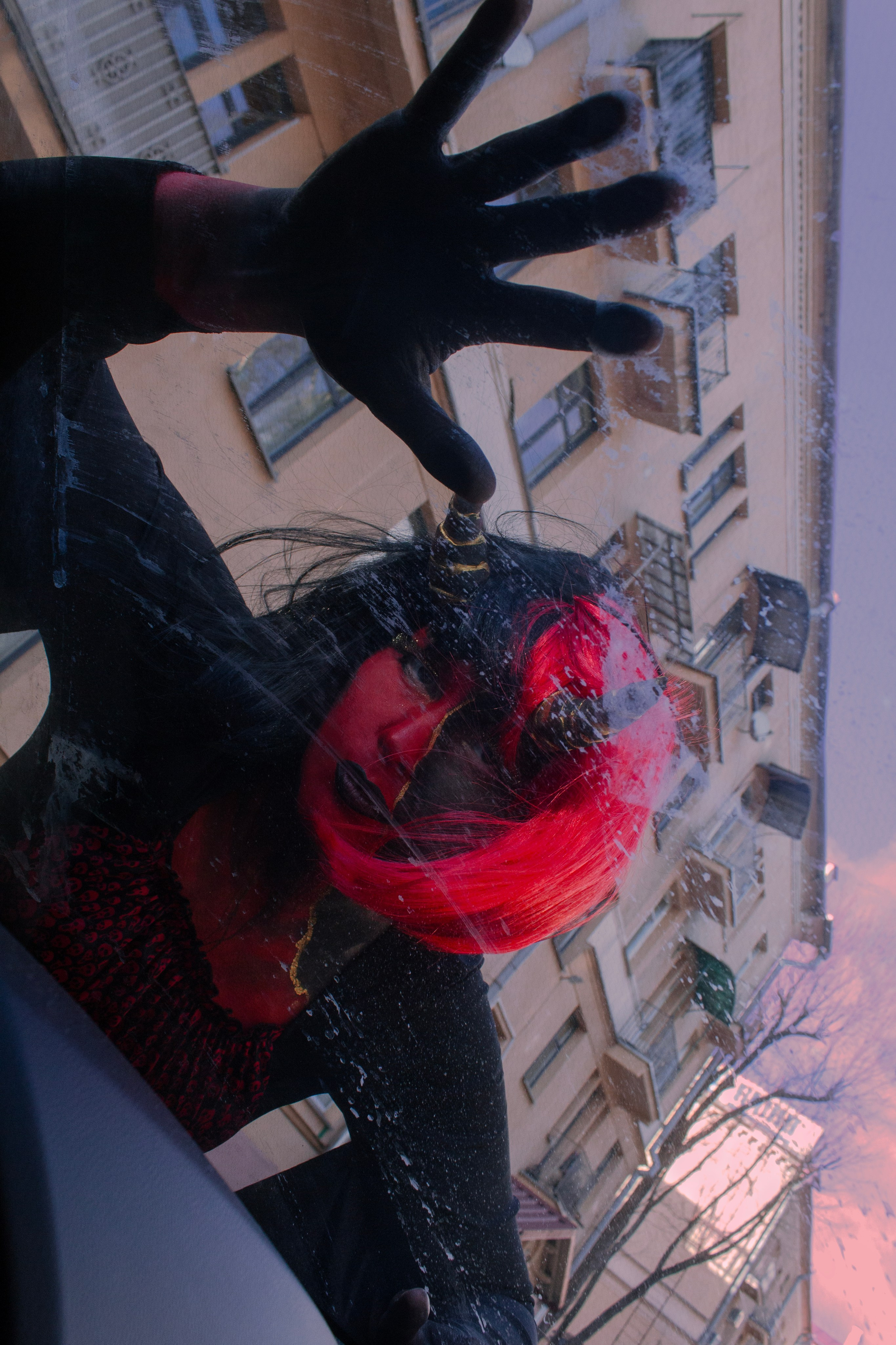 Оборотная сторона хрупкой женской силы