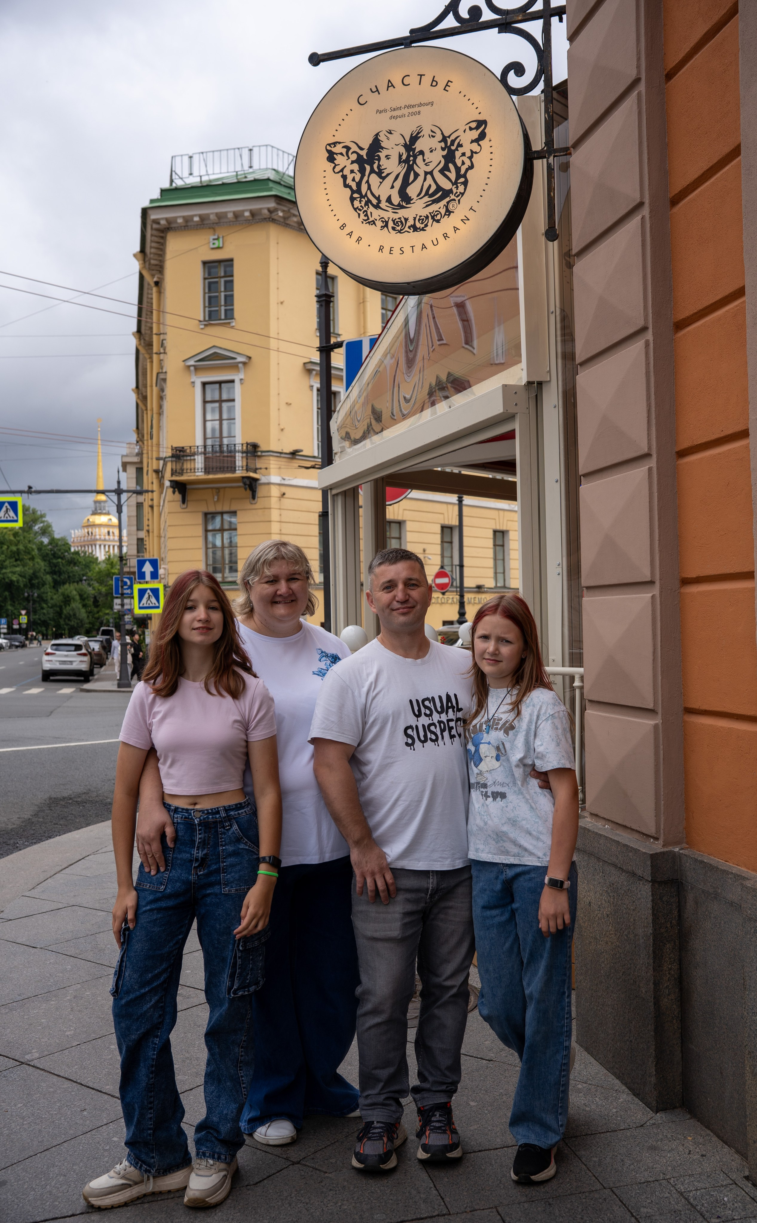 Фотосессия с достопримечательностями города. Студийный и портретный фотограф в САНКТ-ПЕТЕРБУРГЕИрина Махаон