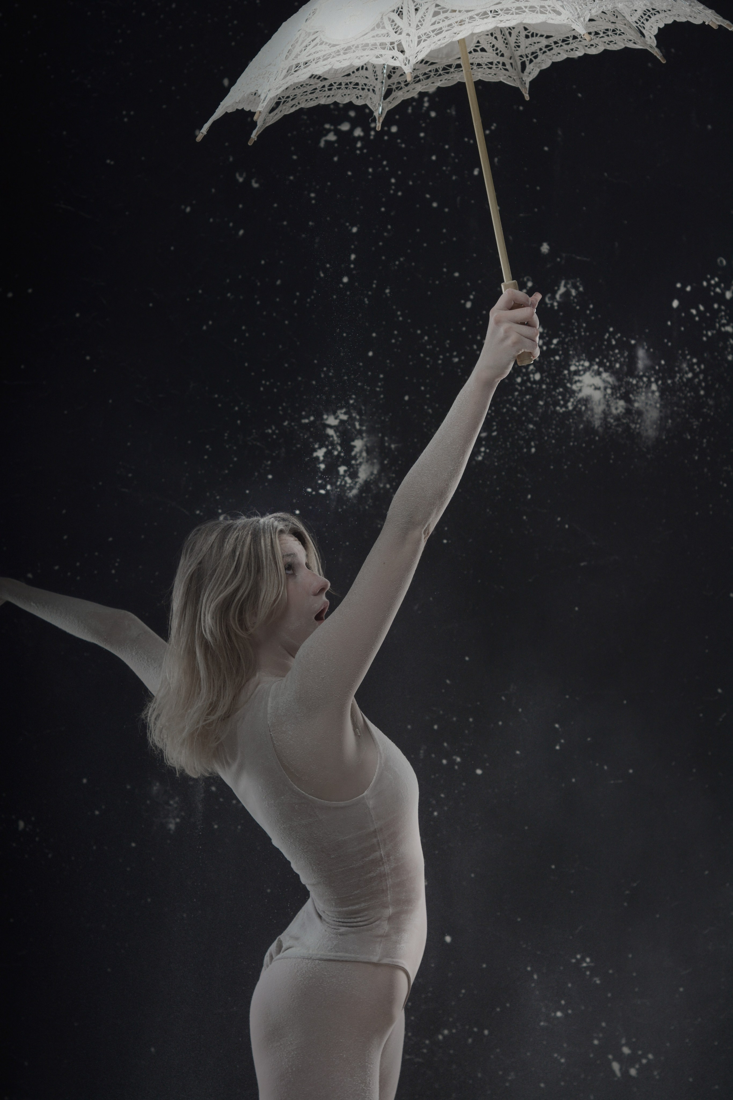 Фотосессия с мукой. Студийный и портретный фотограф в САНКТ-ПЕТЕРБУРГЕИрина Махаон