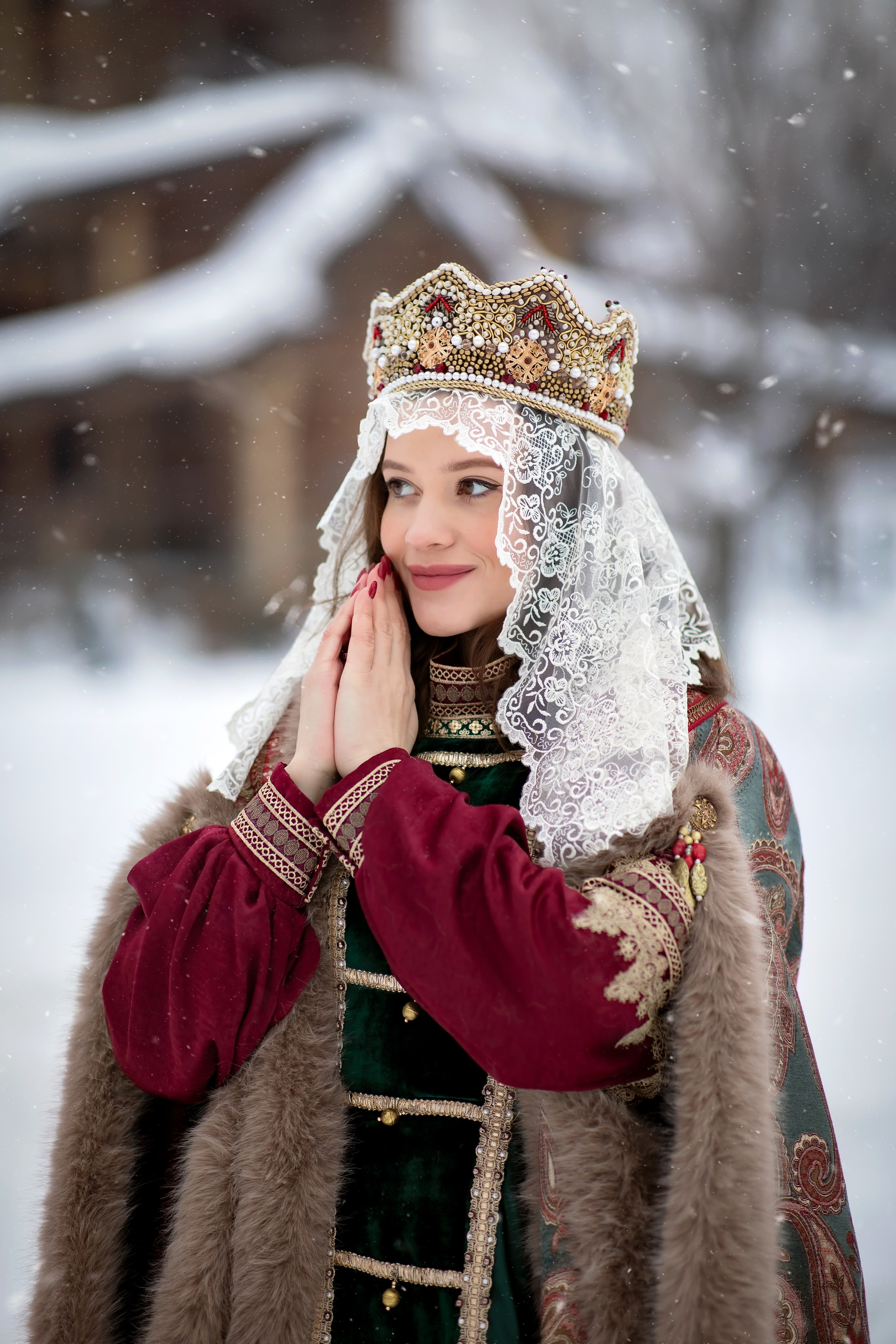 A4. Дизайнер костюмов и украшений, фотограф