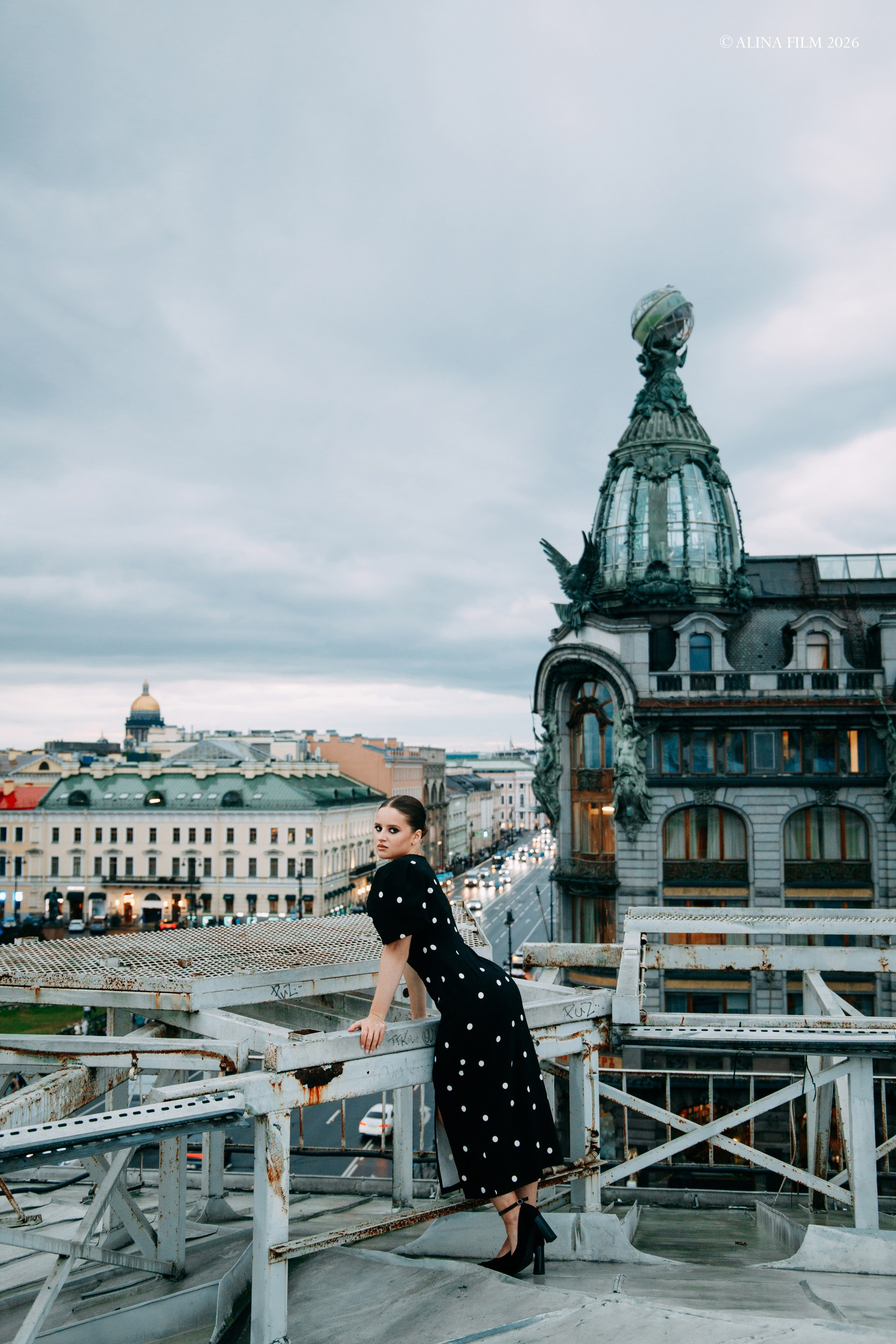 Фотосессия на крыше с видом на Зингер и Казанский собор/ Фотограф в Питере. Фотограф в Санкт-Петербурге Alina Film