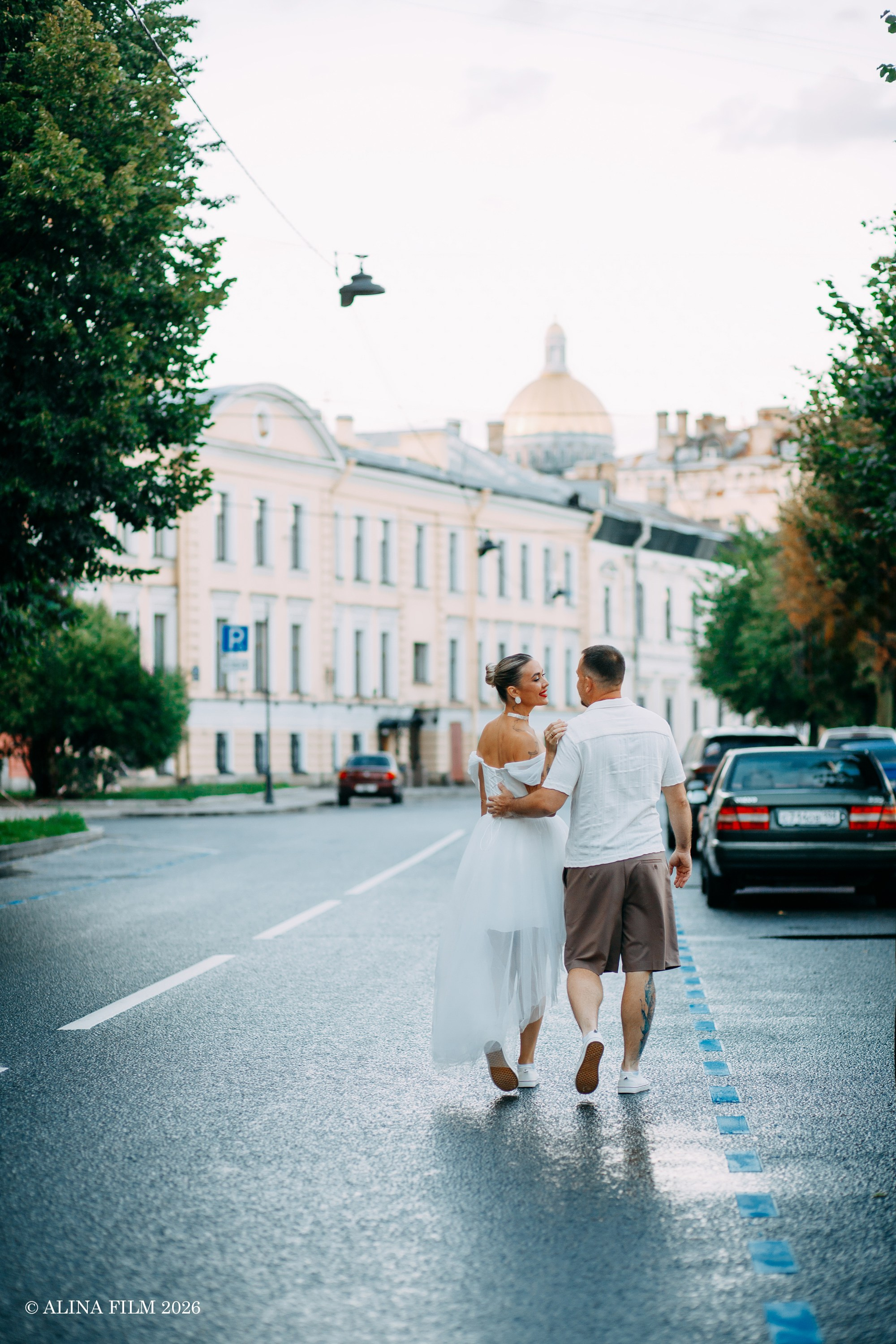 Свадьба в Питере. Поцелуев мост. Крыши. Нева. Фотограф в Санкт-Петербурге Alina Film