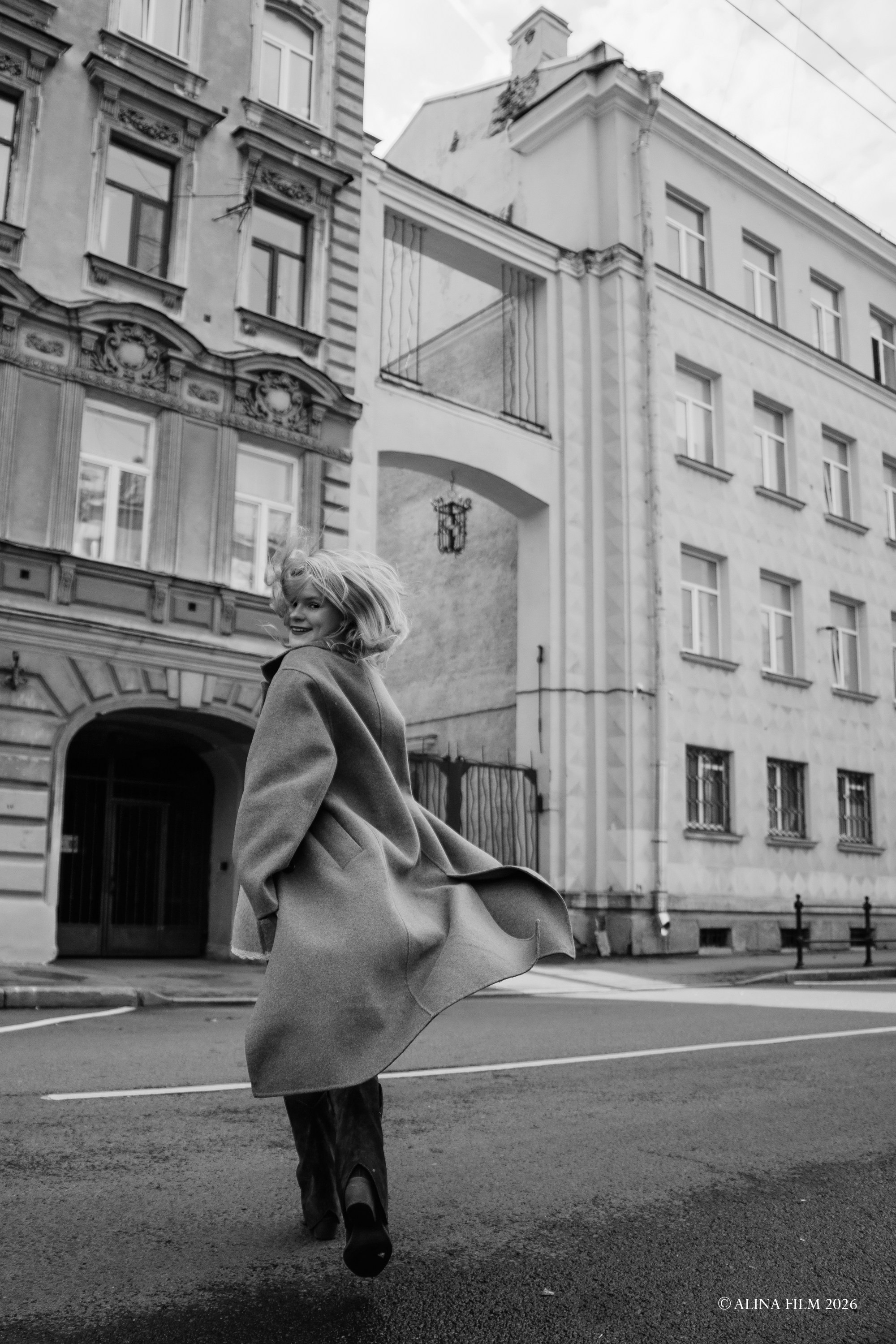 Фотосессия на Технологическрм институте. Фотопрогулка на Техноложке. Фотограф в Санкт-Петербурге Alina Film