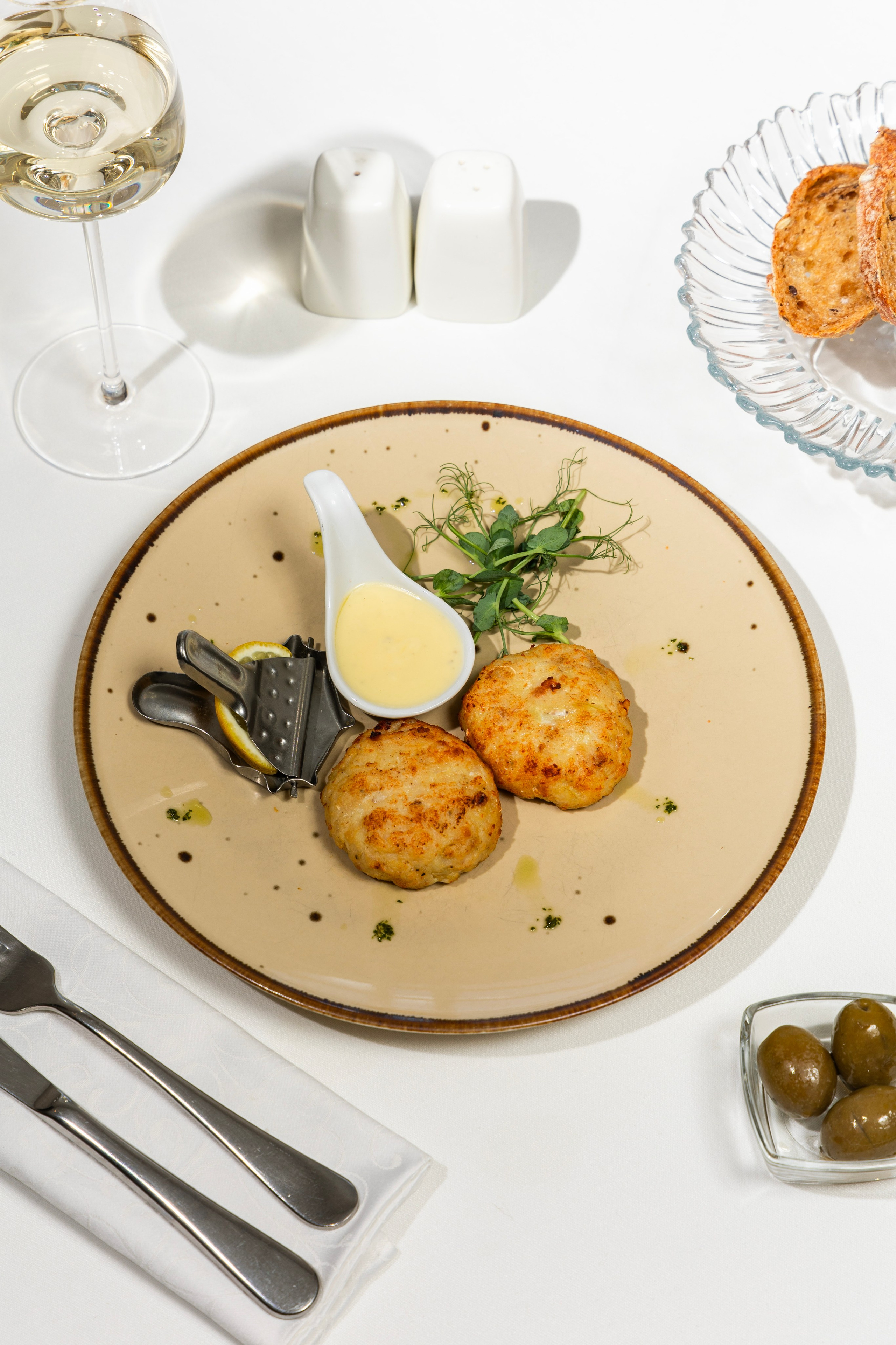 commercial editorial luxurynatural lightrestaurant photography beverage photography