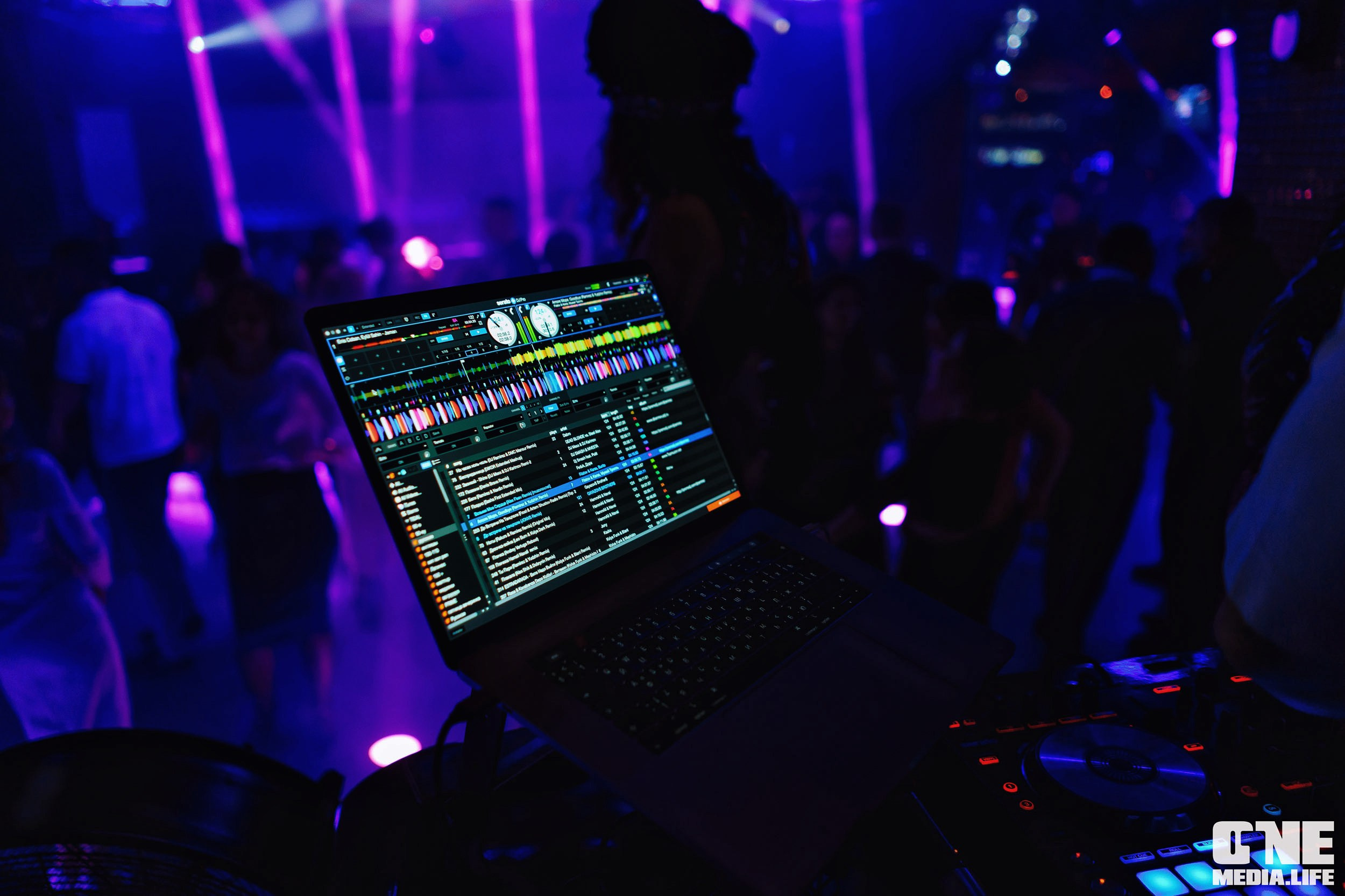 Фоторепортаж из РК Планета. One Media Life: фоторепортажи, фотоотчеты с мероприятий и заведений