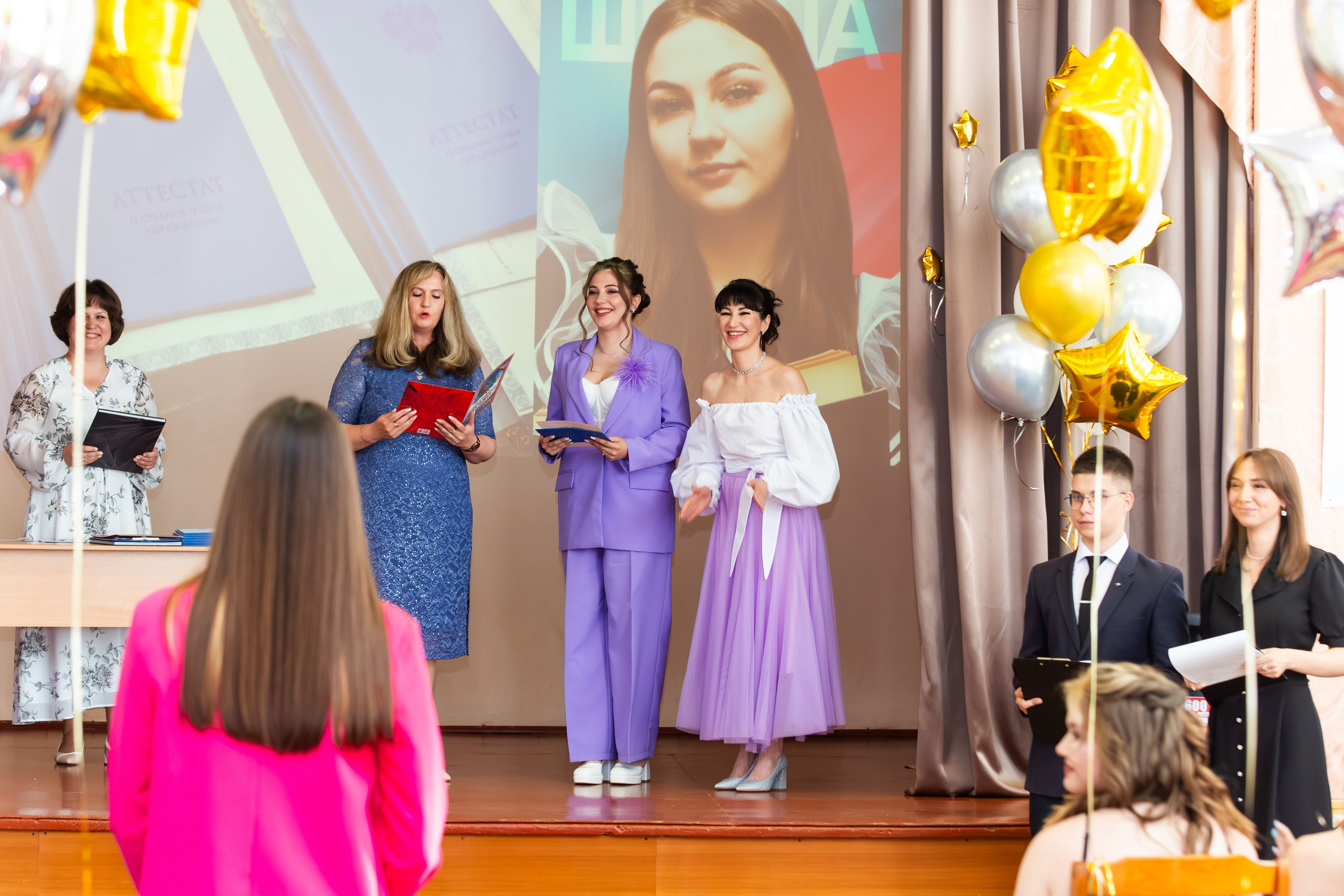 ВРУЧЕНИЕ ДИПЛОМОВ 2025 4 ШКОЛА Г.МЦЕНСК. Профессиональный фотограф в Мценске и Орловской области